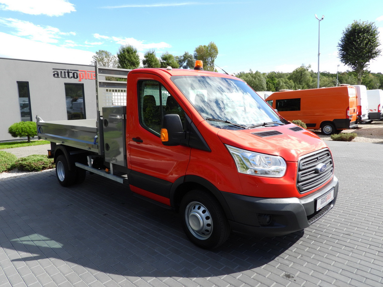 FORD TRANSIT TIPPER CRUISE CONTROL LED LIGHTS TWIN WHEELS AIR CONDITIONING 170HP - Véhicule utilitaire benne: photos 4 FORD TRANSIT TIPPER CRUISE CONTROL LED LIGHTS TWIN WHEELS AIR CONDITIONING 170HP - Véhicule utilitaire benne: photos 4