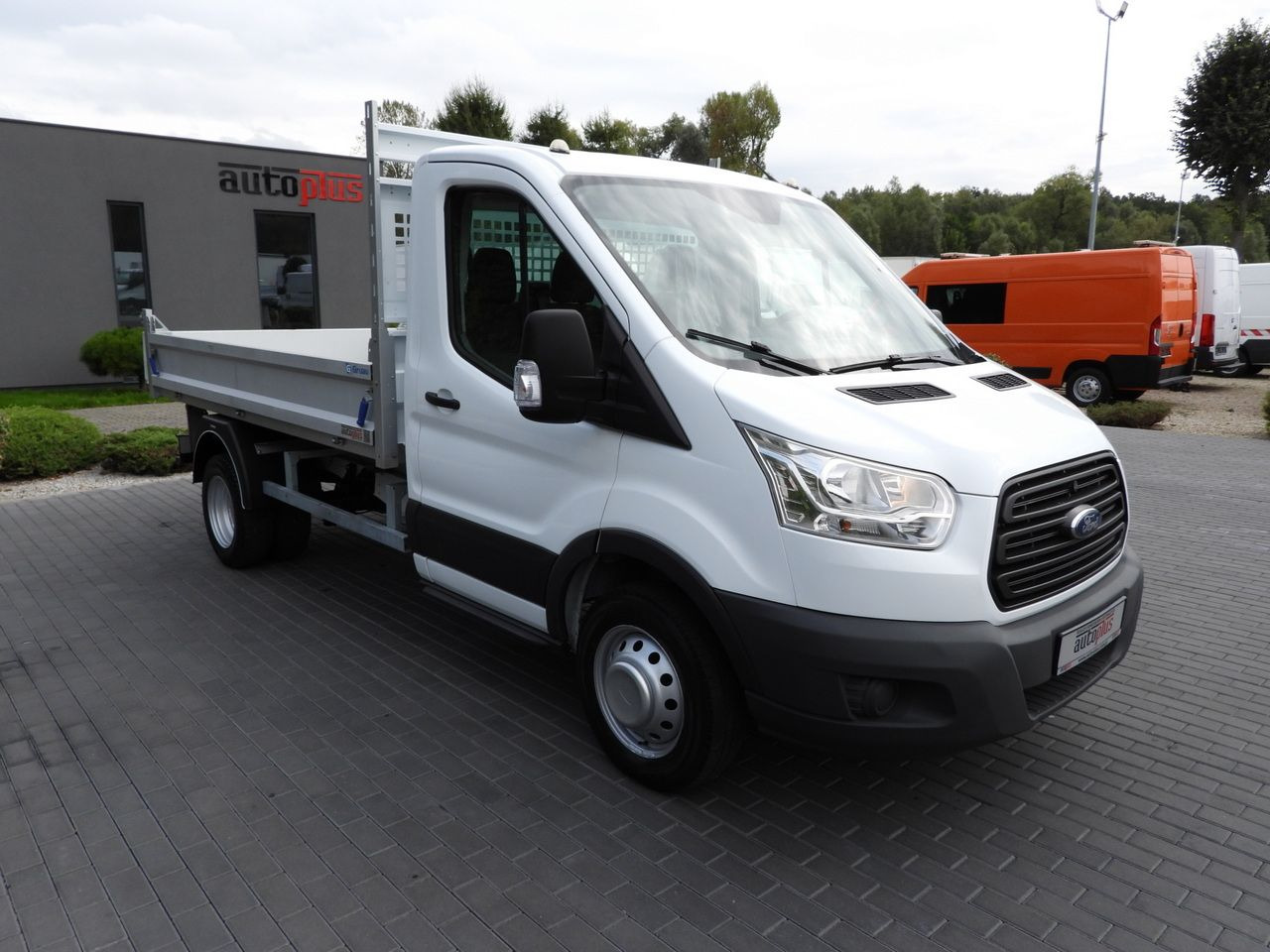 FORD TRANSIT TIPPER TWIN WHEELS  155HP - Véhicule utilitaire benne: photos 4 FORD TRANSIT TIPPER TWIN WHEELS  155HP - Véhicule utilitaire benne: photos 4