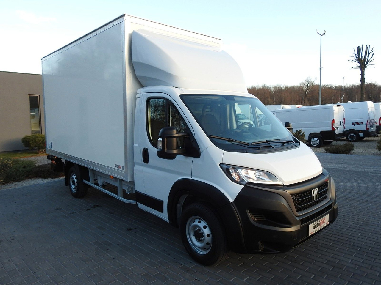 Fiat DUCATO KOFFER AUFZUG 8 PALETTEN TEMPOMAT - Fourgon: photos 4 Fiat DUCATO KOFFER AUFZUG 8 PALETTEN TEMPOMAT - Fourgon: photos 4