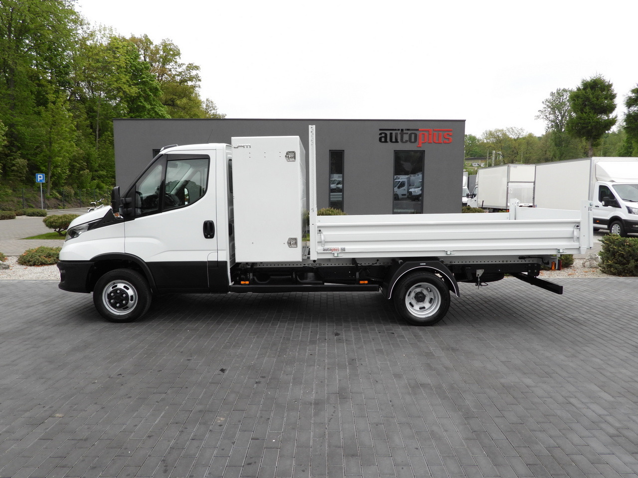 Véhicule utilitaire benne IVECO DAILY 35C14 TIPPER CRUISE CONTROL TWIN WHEELS 140HP: photos 8 Véhicule utilitaire benne IVECO DAILY 35C14 TIPPER CRUISE CONTROL TWIN WHEELS 140HP: photos 8