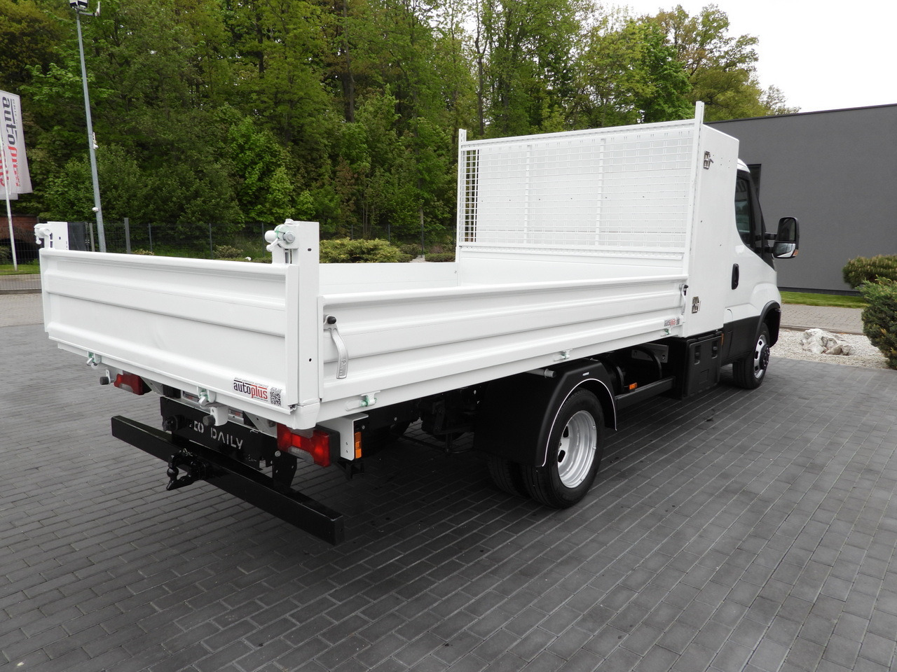 Véhicule utilitaire benne IVECO DAILY 35C14 TIPPER CRUISE CONTROL TWIN WHEELS 140HP: photos 13 Véhicule utilitaire benne IVECO DAILY 35C14 TIPPER CRUISE CONTROL TWIN WHEELS 140HP: photos 13