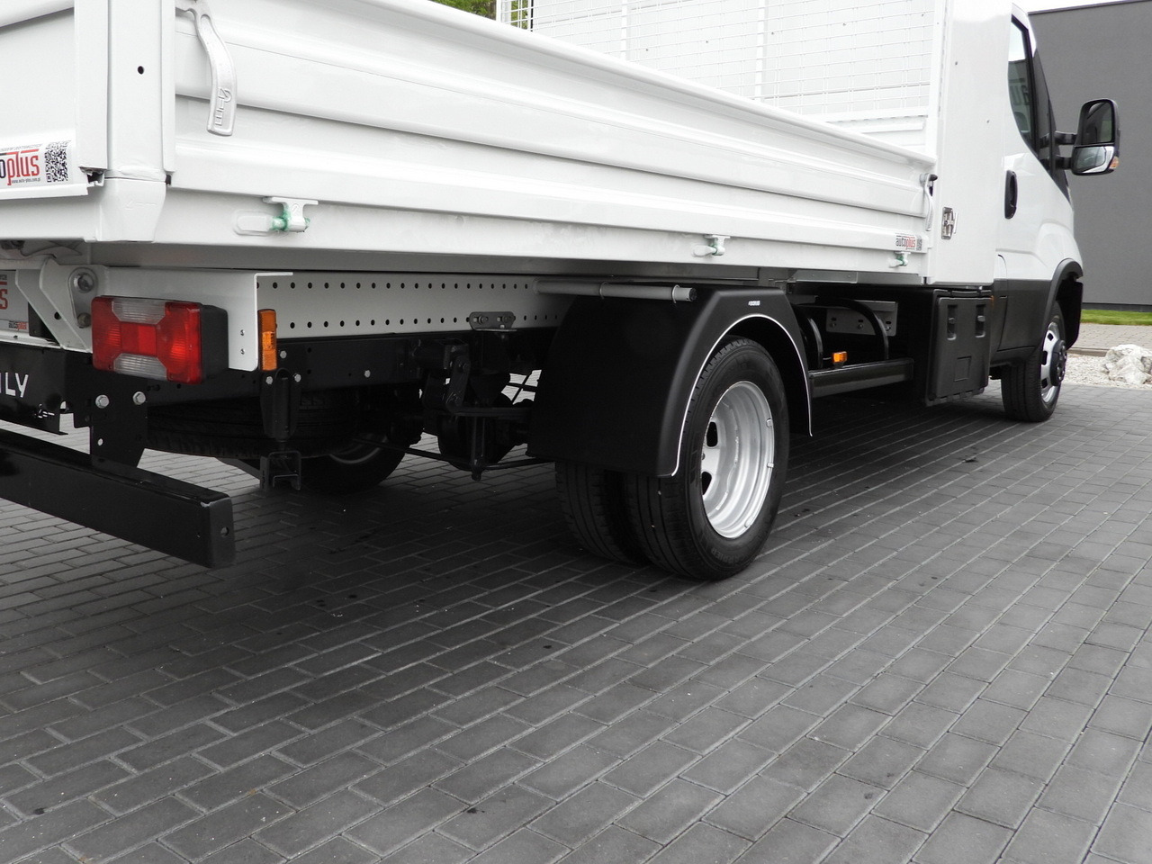 Véhicule utilitaire benne IVECO DAILY 35C14 TIPPER CRUISE CONTROL TWIN WHEELS 140HP: photos 17 Véhicule utilitaire benne IVECO DAILY 35C14 TIPPER CRUISE CONTROL TWIN WHEELS 140HP: photos 17