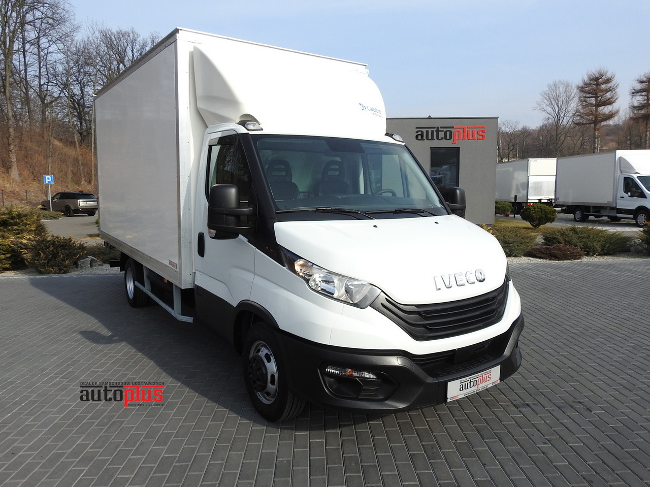 IVECO DAILY 35C16 BOX LIFT 8 PALLETS CRUISE CONTROL TWIN WHEELS AIR CONDITIONING 160HP - Fourgon: photos 1 IVECO DAILY 35C16 BOX LIFT 8 PALLETS CRUISE CONTROL TWIN WHEELS AIR CONDITIONING 160HP - Fourgon: photos 1