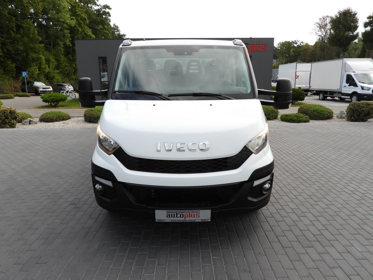 IVECO DAILY 35C17 STAKE BODY DOUBLE CABIN DOKA 7 SEATS CRUISE CONTROL TWIN WHEELS AIR CONDITIONING 170HP - Fourgon plateau: photos 5 IVECO DAILY 35C17 STAKE BODY DOUBLE CABIN DOKA 7 SEATS CRUISE CONTROL TWIN WHEELS AIR CONDITIONING 170HP - Fourgon plateau: photos 5