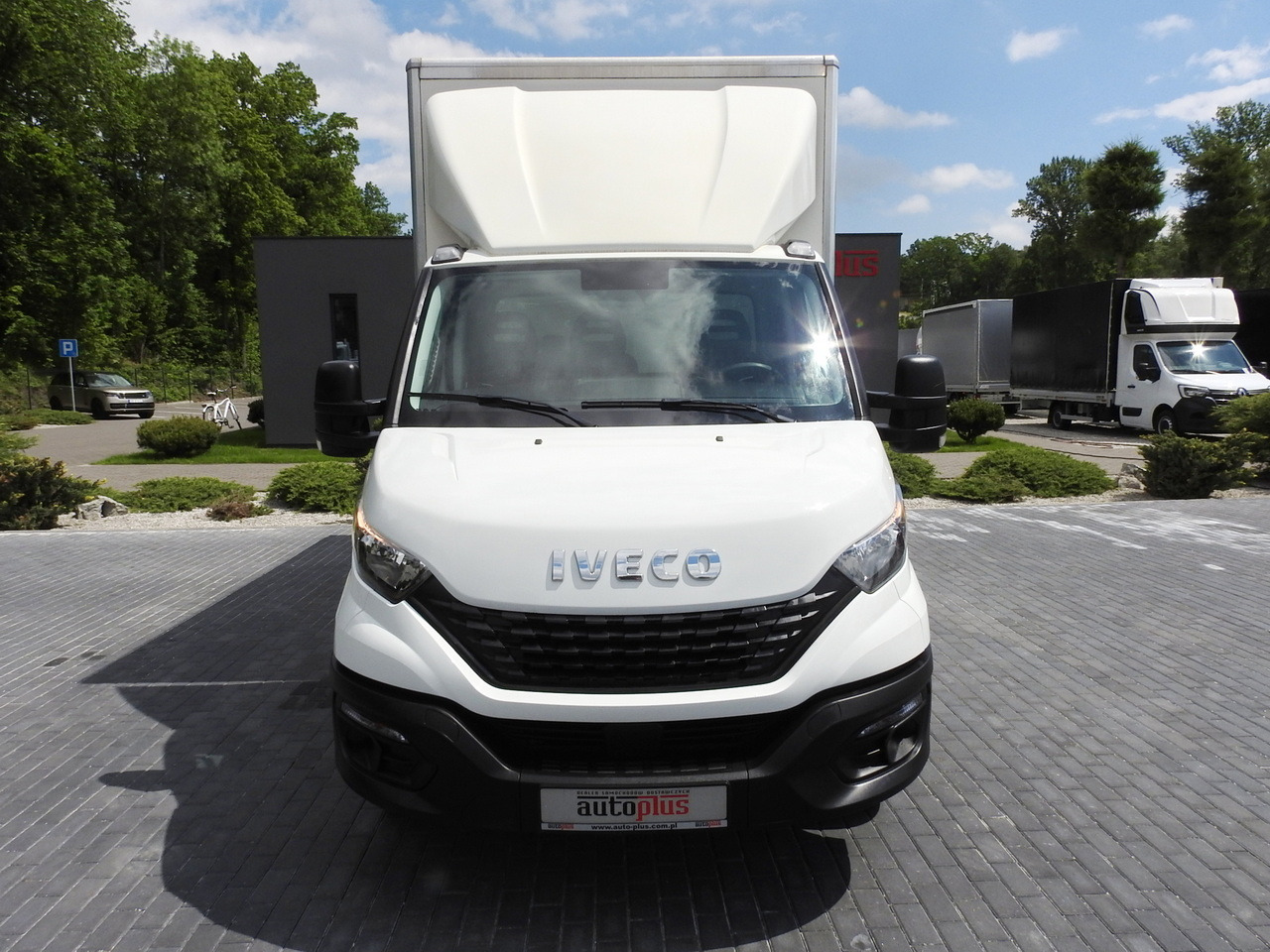 IVECO DAILY 35S14 8 PALLETS CRUISE CONTROL TWIN WHEELS AIR CONDITIONING 140HP - Fourgon: photos 5 IVECO DAILY 35S14 8 PALLETS CRUISE CONTROL TWIN WHEELS AIR CONDITIONING 140HP - Fourgon: photos 5