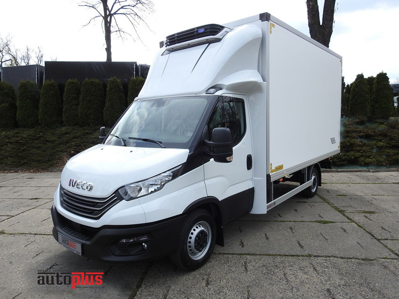 IVECO DAILY 35S16 NEW REGRIGERATOR BOX -10*C 8 PALLETS HEATING FUNCTION POWER SUPPLY 230V CRUISE CONTROL AIR CONDITIONING 160HP - Véhicule utilitaire frigorifique: photos 1 IVECO DAILY 35S16 NEW REGRIGERATOR BOX -10*C 8 PALLETS HEATING FUNCTION POWER SUPPLY 230V CRUISE CONTROL AIR CONDITIONING 160HP - Véhicule utilitaire frigorifique: photos 1