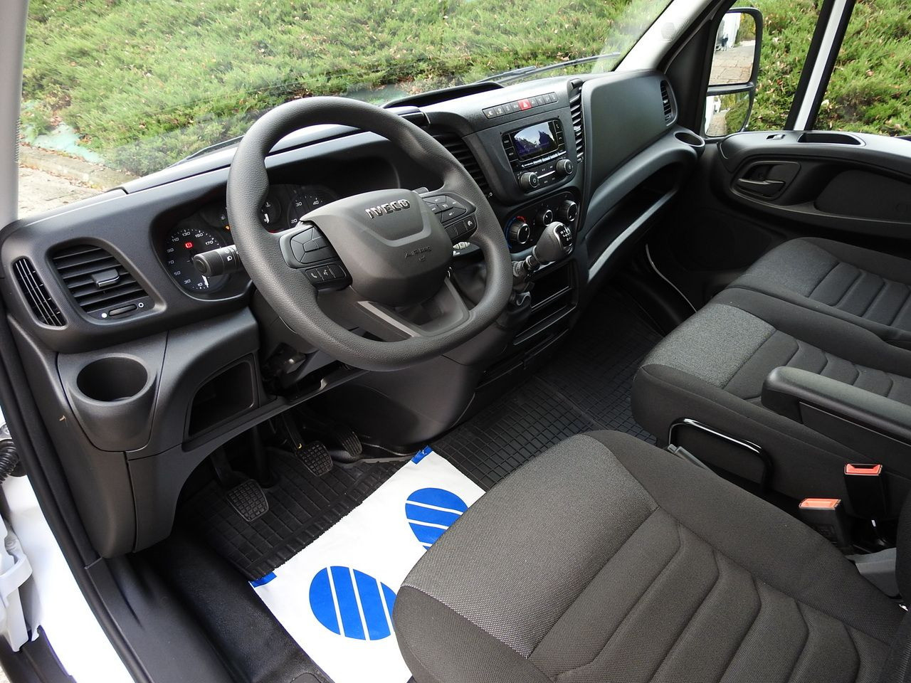 IVECO DAILY 35S16 NEW REGRIGERATOR BOX -10*C 8 PALLETS HEATING FUNCTION POWER SUPPLY 230V CRUISE CONTROL AIR CONDITIONING 160HP - Véhicule utilitaire frigorifique: photos 2 IVECO DAILY 35S16 NEW REGRIGERATOR BOX -10*C 8 PALLETS HEATING FUNCTION POWER SUPPLY 230V CRUISE CONTROL AIR CONDITIONING 160HP - Véhicule utilitaire frigorifique: photos 2