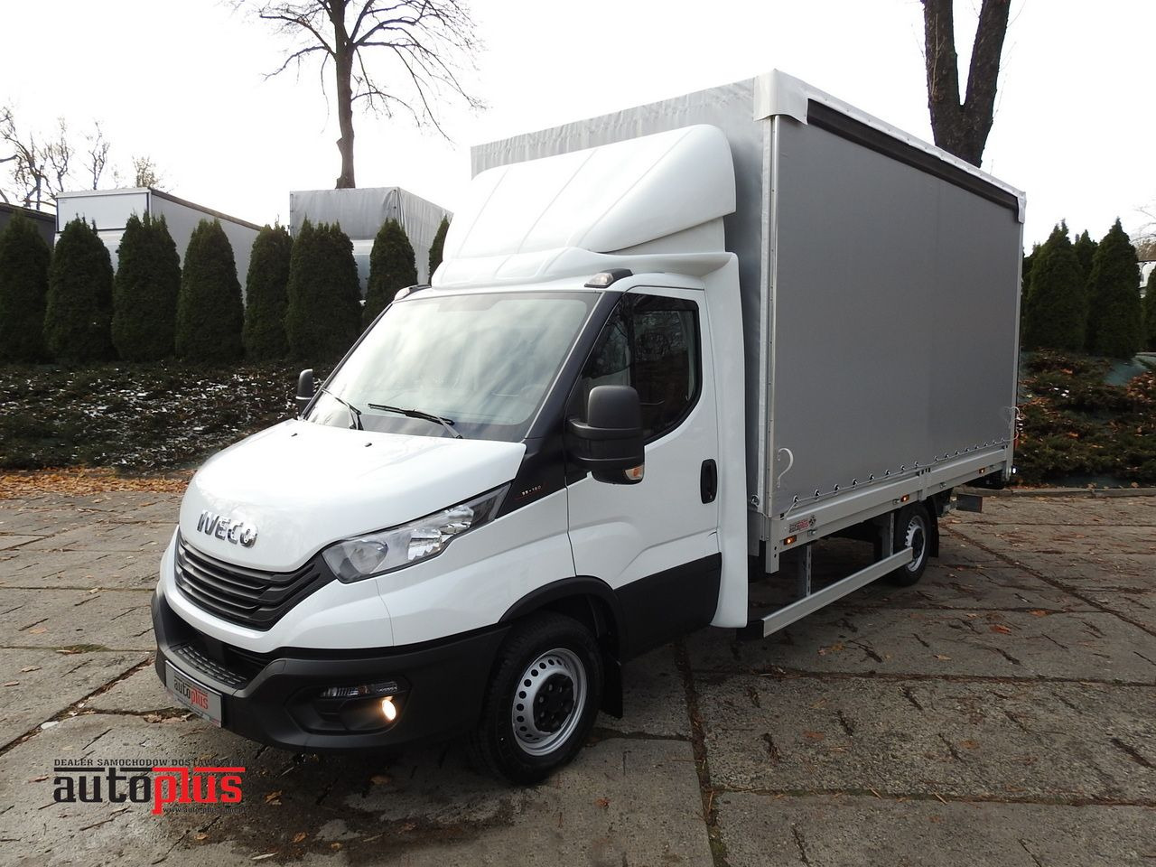 IVECO DAILY 35S16 NEW TARPAULIN LIFT 8 PALLETS CRUISE CONTROL AIR CONDITIONING 160HP - Véhicule utilitaire plateau baché: photos 1 IVECO DAILY 35S16 NEW TARPAULIN LIFT 8 PALLETS CRUISE CONTROL AIR CONDITIONING 160HP - Véhicule utilitaire plateau baché: photos 1