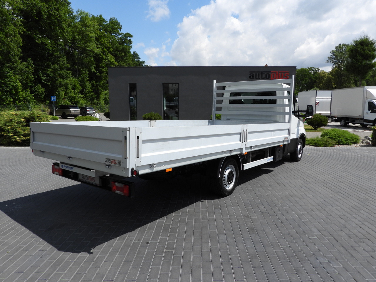 IVECO DAILY 35S16 STAKE BODY 10 PALLETS CRUISE CONTROL AIR CONDITIONING 160HP - Fourgon plateau: photos 3 IVECO DAILY 35S16 STAKE BODY 10 PALLETS CRUISE CONTROL AIR CONDITIONING 160HP - Fourgon plateau: photos 3