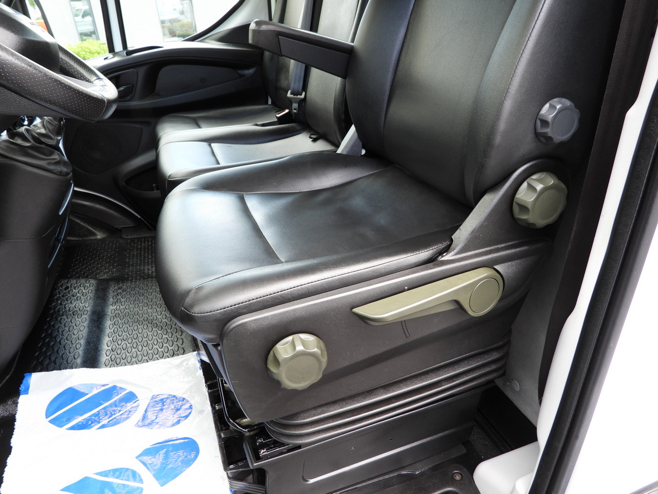 Fourgon plateau IVECO DAILY 35S16 STAKE BODY 10 PALLETS CRUISE CONTROL AIR CONDITIONING  160HP: photos 26