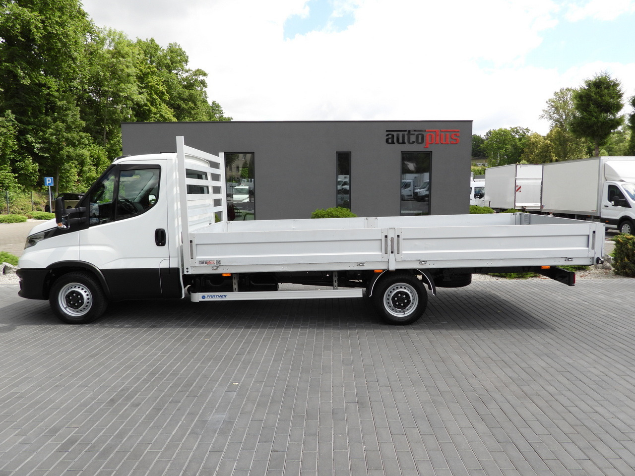 Fourgon plateau IVECO DAILY 35S16 STAKE BODY 10 PALLETS CRUISE CONTROL AIR CONDITIONING  160HP: photos 8