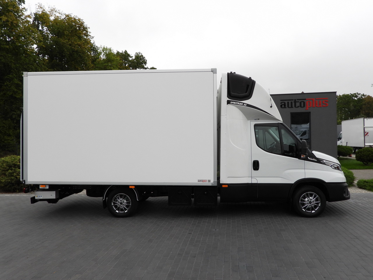 Fourgon IVECO DAILY 35S18 BOX HI-MATIC LIFT 8 PALLETS CRUISE CONTROL NAVIGATION LED LIGHTS PNEUMATICS AUTOMATIC TRANSMISSION HI-MATIC AIR CONDITIONING  180HP: photos 7