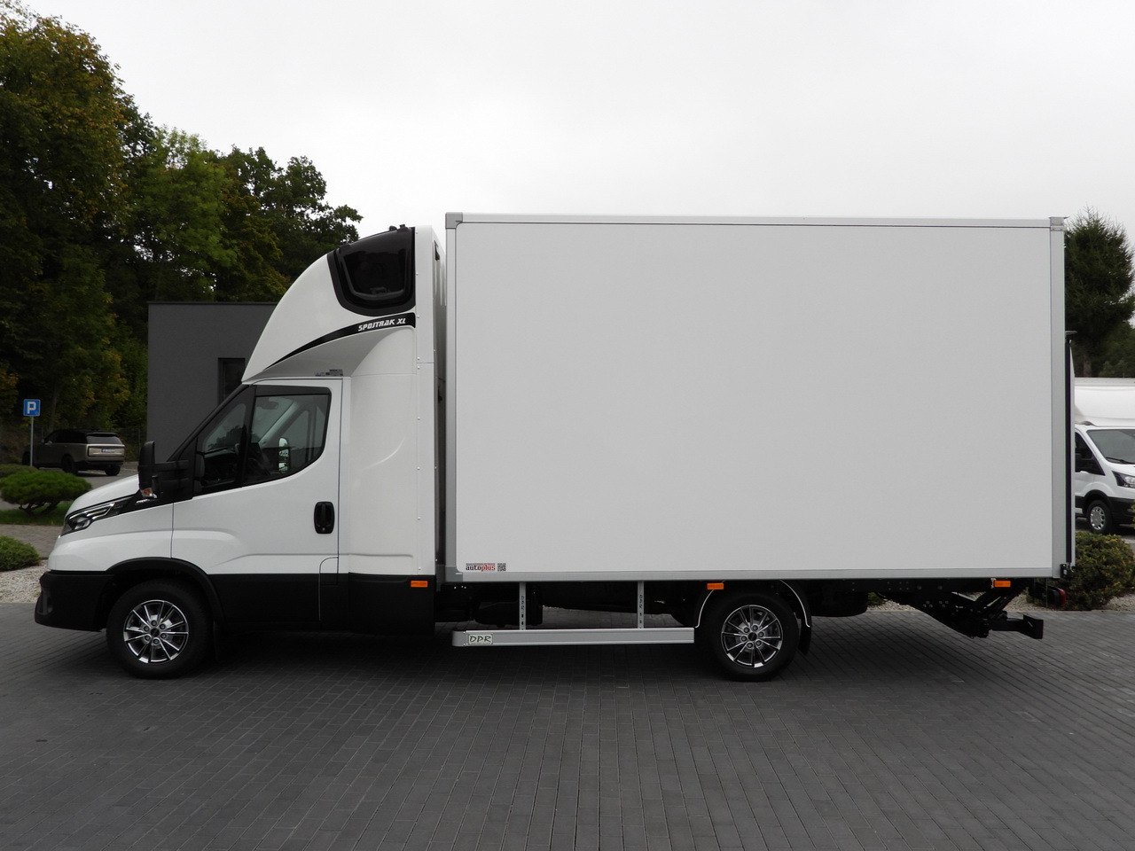 Fourgon IVECO DAILY 35S18 BOX HI-MATIC LIFT 8 PALLETS CRUISE CONTROL NAVIGATION LED LIGHTS PNEUMATICS AUTOMATIC TRANSMISSION HI-MATIC AIR CONDITIONING  180HP: photos 8