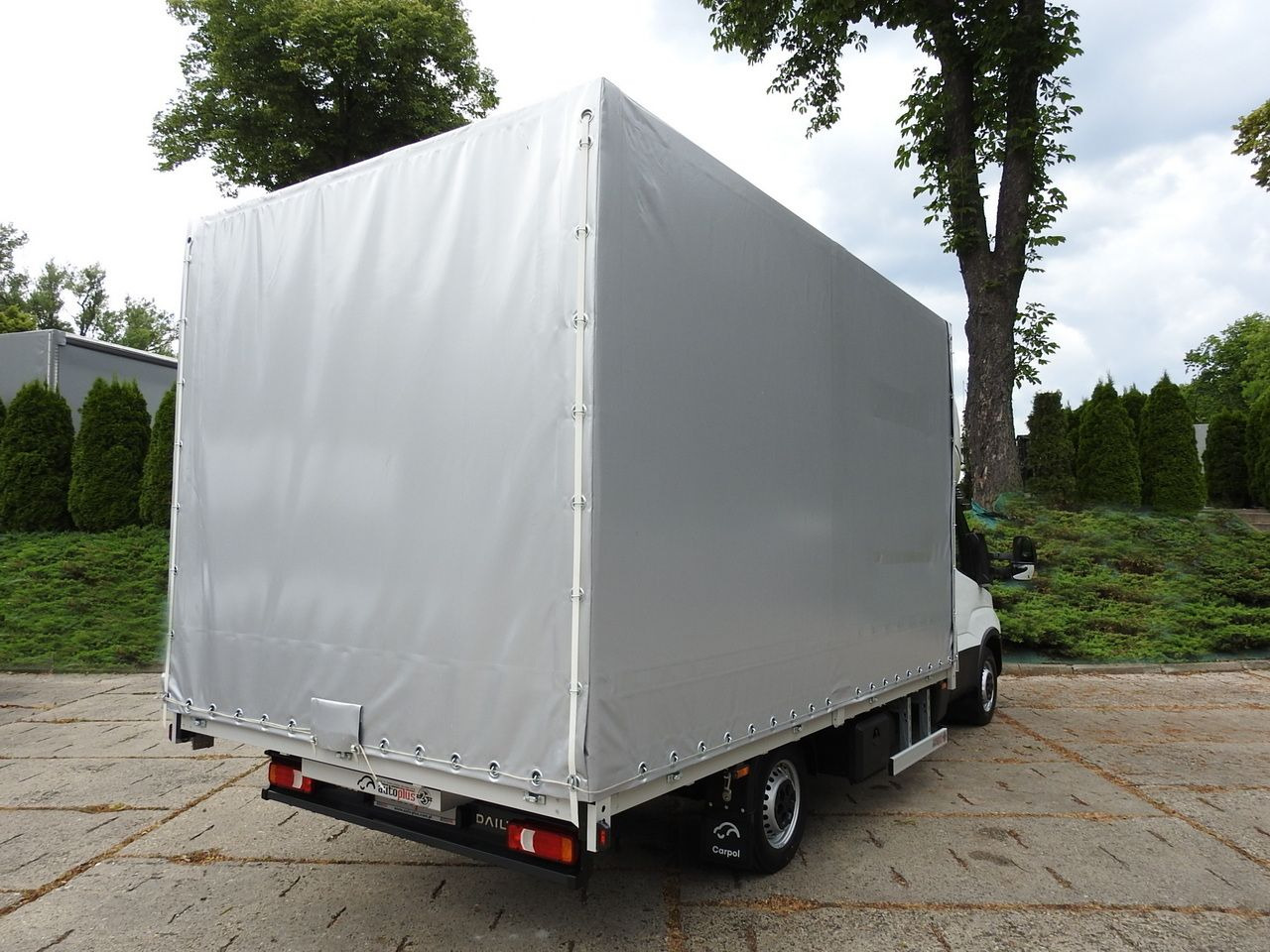 IVECO DAILY 35S18 NEW TARPAULIN WEBASTO CRUISE CONTROL AIR CONDITIONING 180HP - Véhicule utilitaire plateau baché: photos 3 IVECO DAILY 35S18 NEW TARPAULIN WEBASTO CRUISE CONTROL AIR CONDITIONING 180HP - Véhicule utilitaire plateau baché: photos 3