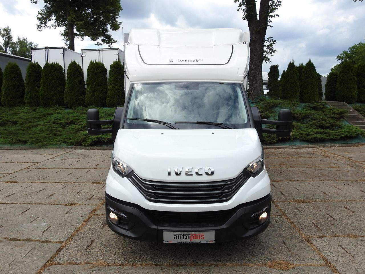 IVECO DAILY 35S18 NEW TARPAULIN WEBASTO CRUISE CONTROL AIR CONDITIONING 180HP - Véhicule utilitaire plateau baché: photos 5 IVECO DAILY 35S18 NEW TARPAULIN WEBASTO CRUISE CONTROL AIR CONDITIONING 180HP - Véhicule utilitaire plateau baché: photos 5