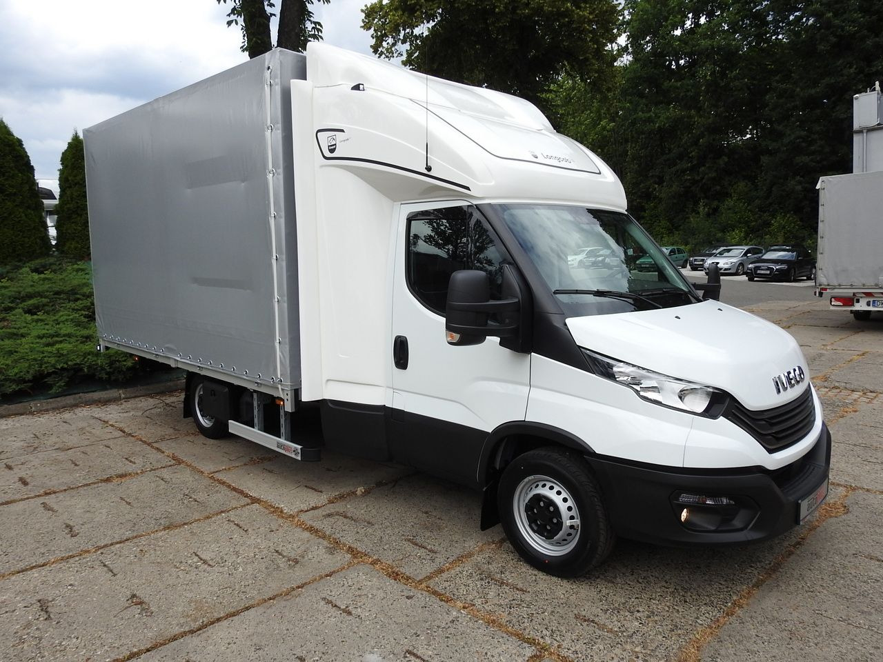 IVECO DAILY 35S18 NEW TARPAULIN WEBASTO CRUISE CONTROL AIR CONDITIONING 180HP - Véhicule utilitaire plateau baché: photos 4 IVECO DAILY 35S18 NEW TARPAULIN WEBASTO CRUISE CONTROL AIR CONDITIONING 180HP - Véhicule utilitaire plateau baché: photos 4