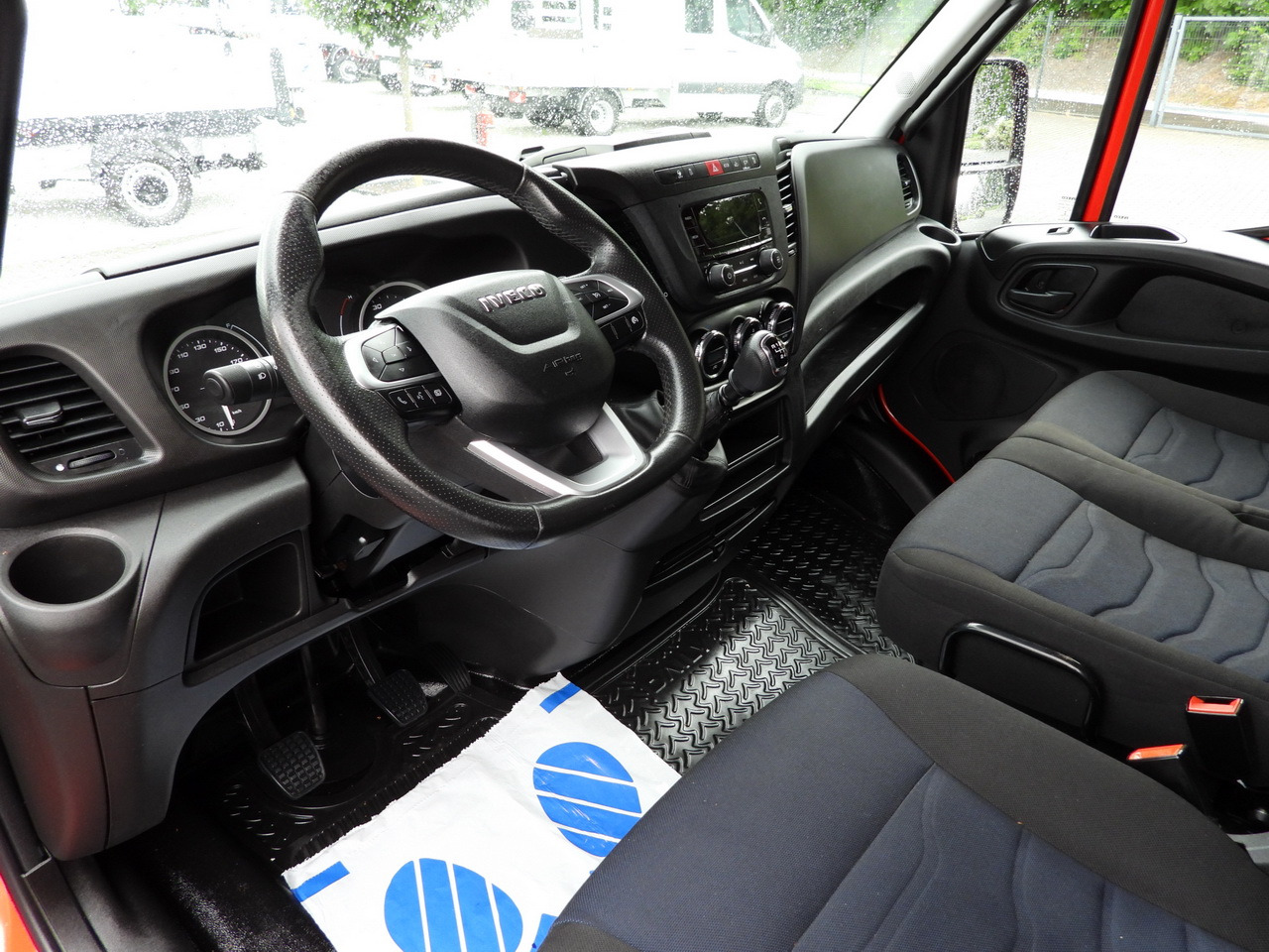 IVECO DAILY 35S18 TARPAULIN 10 PALLETS WEBASTO CRUISE CONTROL LED LIGHTS AIR CONDITIONING 180HP - Véhicule utilitaire plateau baché: photos 2 IVECO DAILY 35S18 TARPAULIN 10 PALLETS WEBASTO CRUISE CONTROL LED LIGHTS AIR CONDITIONING 180HP - Véhicule utilitaire plateau baché: photos 2