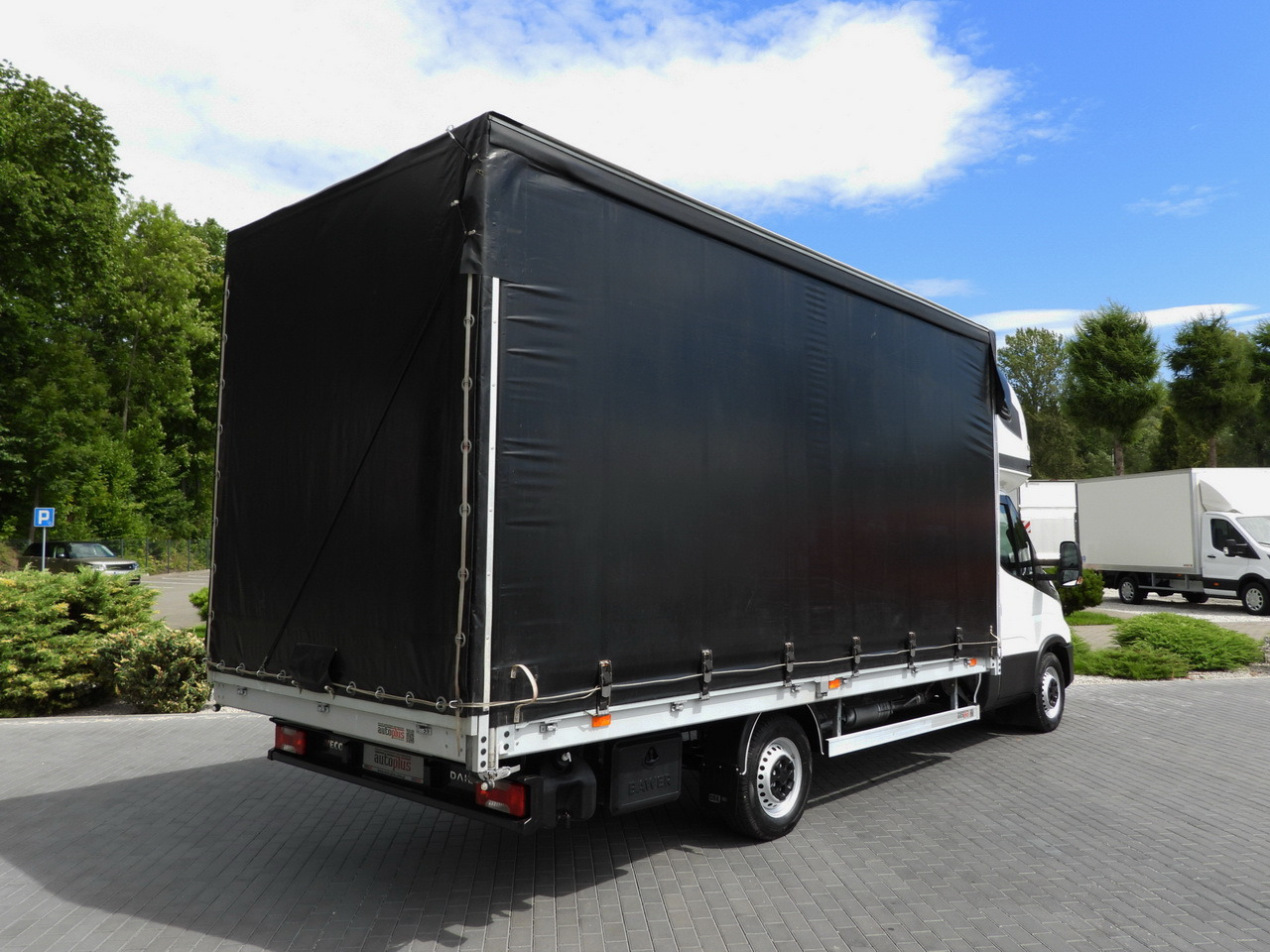 IVECO DAILY 35S18 TARPAULIN 10 PALLETS WEBASTO CRUISE CONTROL LED LIGHTS PNEUMATICS AIR CONDITIONING 180HP - Véhicule utilitaire plateau baché: photos 3 IVECO DAILY 35S18 TARPAULIN 10 PALLETS WEBASTO CRUISE CONTROL LED LIGHTS PNEUMATICS AIR CONDITIONING 180HP - Véhicule utilitaire plateau baché: photos 3