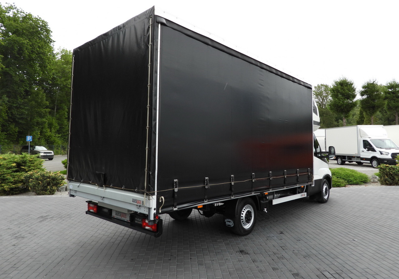 IVECO DAILY 35S18 TARPAULIN 10 PALLETS WEBASTO CRUISE CONTROL NAVIGATION LED LIGHTS AIR CONDITIONING 180HP - Véhicule utilitaire plateau baché: photos 3 IVECO DAILY 35S18 TARPAULIN 10 PALLETS WEBASTO CRUISE CONTROL NAVIGATION LED LIGHTS AIR CONDITIONING 180HP - Véhicule utilitaire plateau baché: photos 3