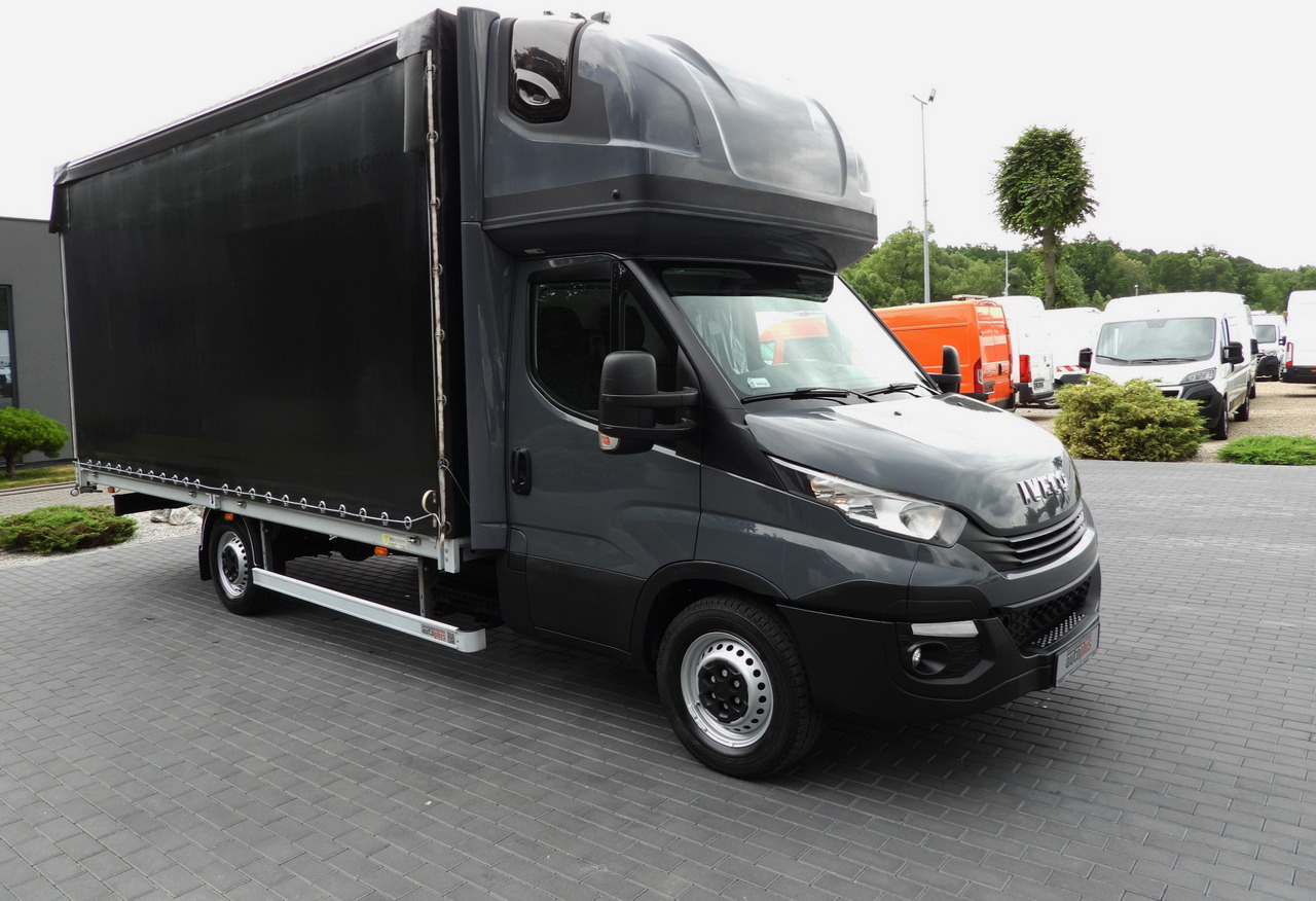 IVECO DAILY 35S18 TARPAULIN 10 PALLETS WEBASTO CRUISE CONTROL PNEUMATICS AUTOMATIC TRANSMISSION HI-MATIC AIR CONDITIONING 180HP - Véhicule utilitaire plateau baché: photos 4 IVECO DAILY 35S18 TARPAULIN 10 PALLETS WEBASTO CRUISE CONTROL PNEUMATICS AUTOMATIC TRANSMISSION HI-MATIC AIR CONDITIONING 180HP - Véhicule utilitaire plateau baché: photos 4