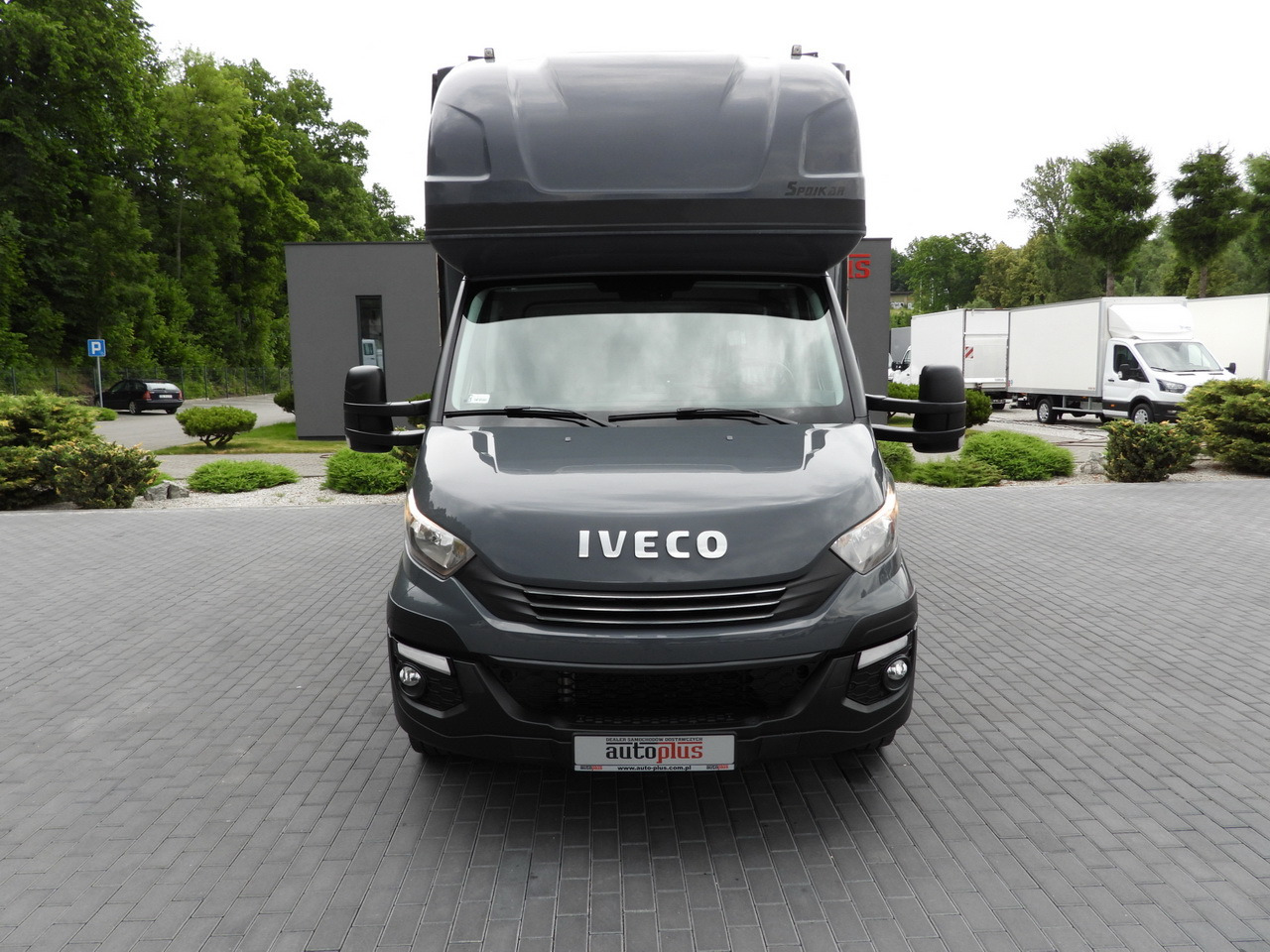 IVECO DAILY 35S18 TARPAULIN 10 PALLETS WEBASTO CRUISE CONTROL PNEUMATICS AUTOMATIC TRANSMISSION HI-MATIC AIR CONDITIONING 180HP - Véhicule utilitaire plateau baché: photos 5 IVECO DAILY 35S18 TARPAULIN 10 PALLETS WEBASTO CRUISE CONTROL PNEUMATICS AUTOMATIC TRANSMISSION HI-MATIC AIR CONDITIONING 180HP - Véhicule utilitaire plateau baché: photos 5