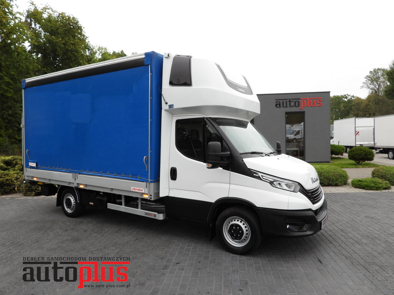 IVECO DAILY 35S18 TARPAULIN LIFT 8 PALLETS WEBASTO CRUISE CONTROL LED LIGHTS AIR CONDITIONING 180HP - Véhicule utilitaire plateau baché: photos 1 IVECO DAILY 35S18 TARPAULIN LIFT 8 PALLETS WEBASTO CRUISE CONTROL LED LIGHTS AIR CONDITIONING 180HP - Véhicule utilitaire plateau baché: photos 1
