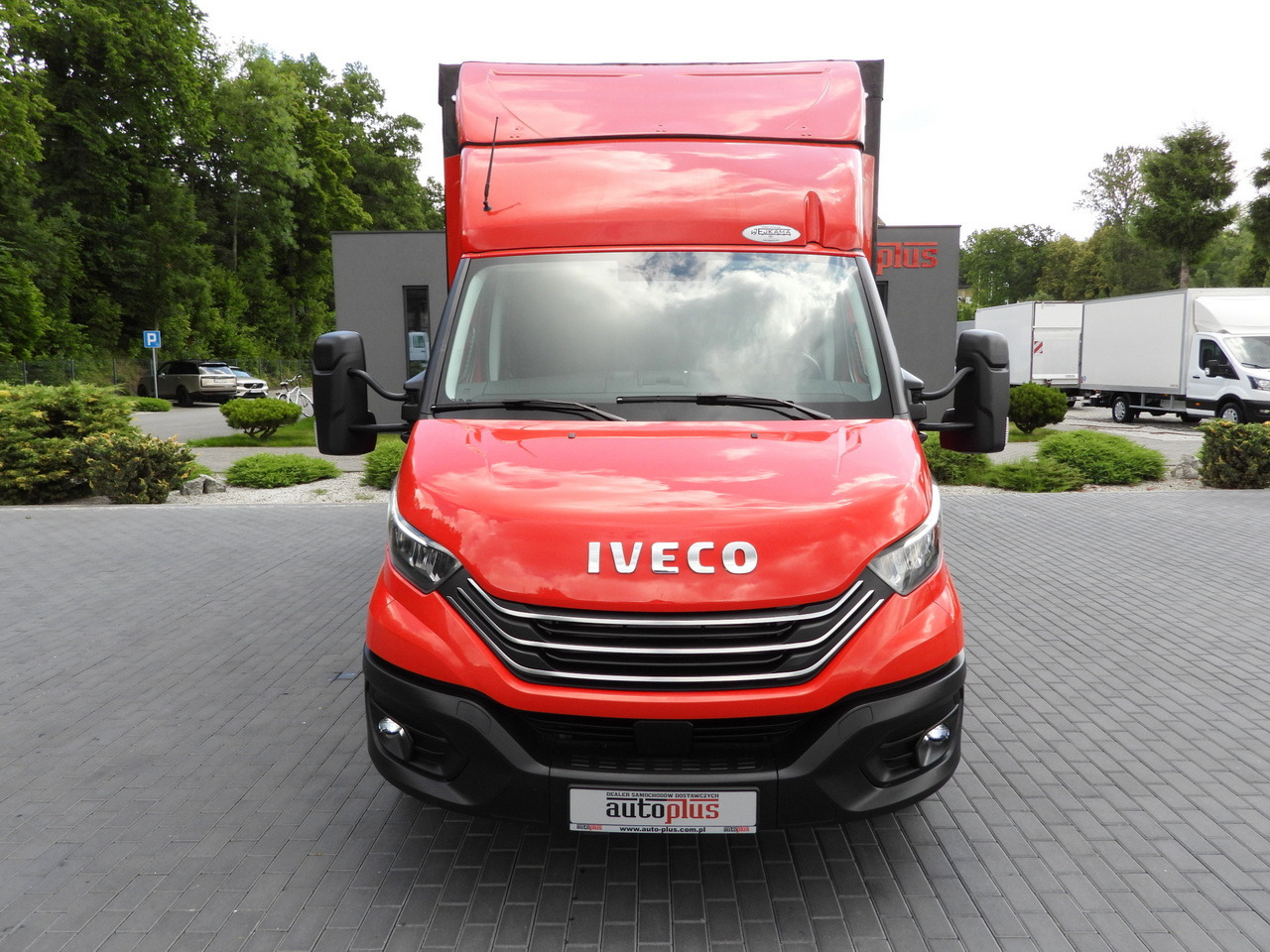 IVECO DAILY 35S21 TARPAULIN 10 PALLETS WEBASTO CRUISE CONTROL NAVIGATION LED LIGHTS PNEUMATICS AUTOMATIC TRANSMISSION HI-MATIC AIR CONDITIONING 210HP - Véhicule utilitaire plateau baché: photos 5 IVECO DAILY 35S21 TARPAULIN 10 PALLETS WEBASTO CRUISE CONTROL NAVIGATION LED LIGHTS PNEUMATICS AUTOMATIC TRANSMISSION HI-MATIC AIR CONDITIONING 210HP - Véhicule utilitaire plateau baché: photos 5