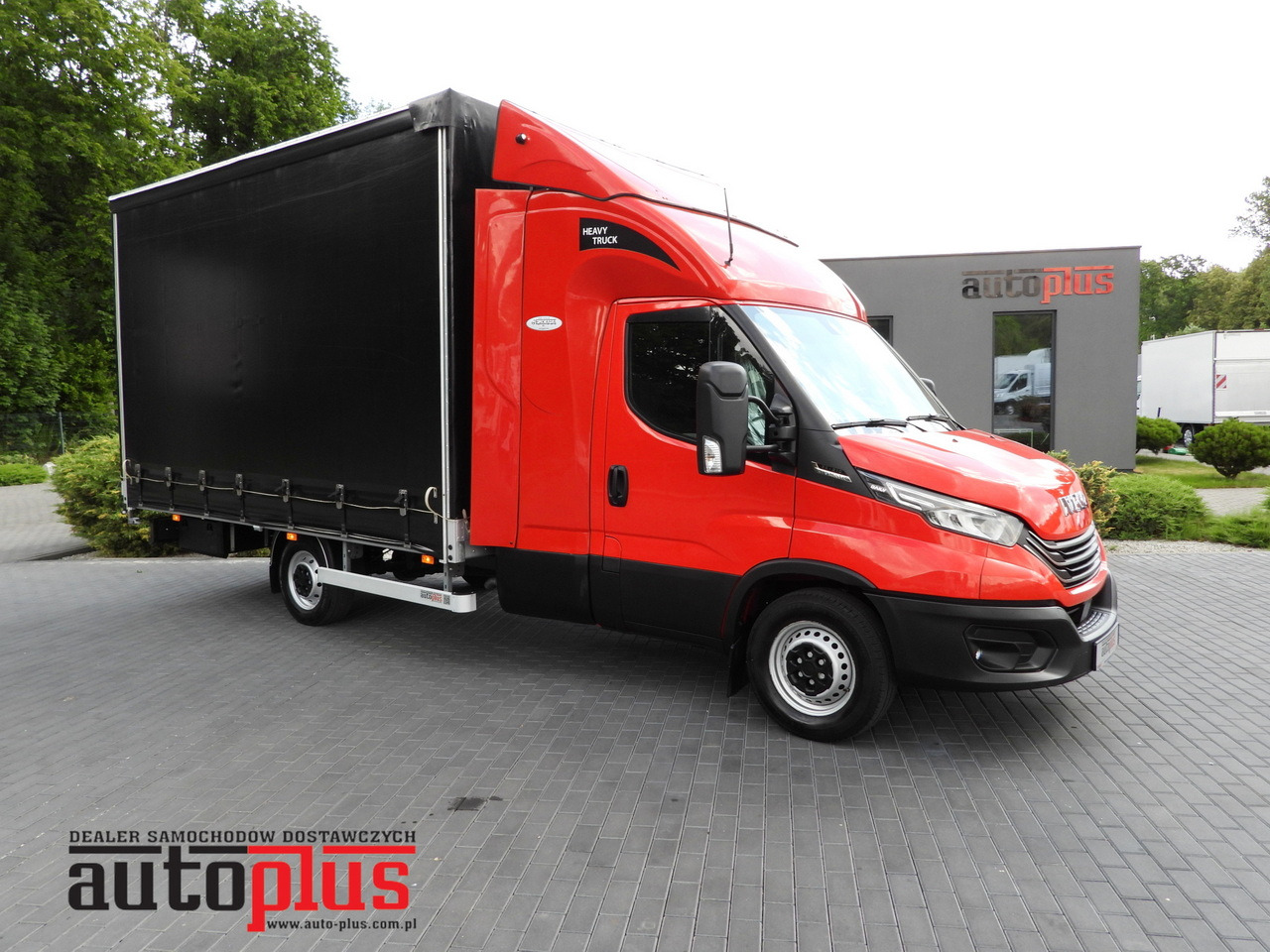 IVECO DAILY 35S21 TARPAULIN 10 PALLETS WEBASTO CRUISE CONTROL NAVIGATION LED LIGHTS PNEUMATICS AUTOMATIC TRANSMISSION HI-MATIC AIR CONDITIONING 210HP - Véhicule utilitaire plateau baché: photos 1 IVECO DAILY 35S21 TARPAULIN 10 PALLETS WEBASTO CRUISE CONTROL NAVIGATION LED LIGHTS PNEUMATICS AUTOMATIC TRANSMISSION HI-MATIC AIR CONDITIONING 210HP - Véhicule utilitaire plateau baché: photos 1