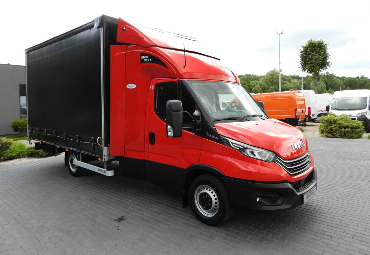 IVECO DAILY 35S21 TARPAULIN 10 PALLETS WEBASTO CRUISE CONTROL NAVIGATION LED LIGHTS PNEUMATICS AUTOMATIC TRANSMISSION HI-MATIC AIR CONDITIONING 210HP - Véhicule utilitaire plateau baché: photos 4 IVECO DAILY 35S21 TARPAULIN 10 PALLETS WEBASTO CRUISE CONTROL NAVIGATION LED LIGHTS PNEUMATICS AUTOMATIC TRANSMISSION HI-MATIC AIR CONDITIONING 210HP - Véhicule utilitaire plateau baché: photos 4