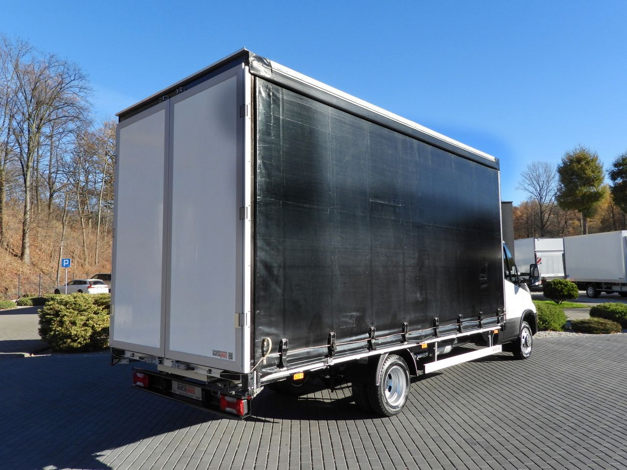 IVECO DAILY 50C17 TARPAULIN 10 PALLETS CRUISE CONTROL TWIN WHEELS AIR CONDITIONING 180HP - Véhicule utilitaire plateau baché: photos 3 IVECO DAILY 50C17 TARPAULIN 10 PALLETS CRUISE CONTROL TWIN WHEELS AIR CONDITIONING 180HP - Véhicule utilitaire plateau baché: photos 3