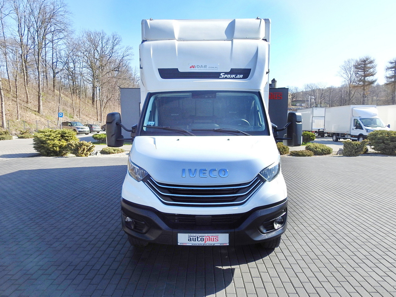 IVECO DAILY 70C18 BOX LIFT 14 PALLETS WEBASTO CRUISE CONTROL NAVIGATION LED LIGHTS TWIN WHEELS AIR CONDITIONING 180HP - Fourgon: photos 5 IVECO DAILY 70C18 BOX LIFT 14 PALLETS WEBASTO CRUISE CONTROL NAVIGATION LED LIGHTS TWIN WHEELS AIR CONDITIONING 180HP - Fourgon: photos 5