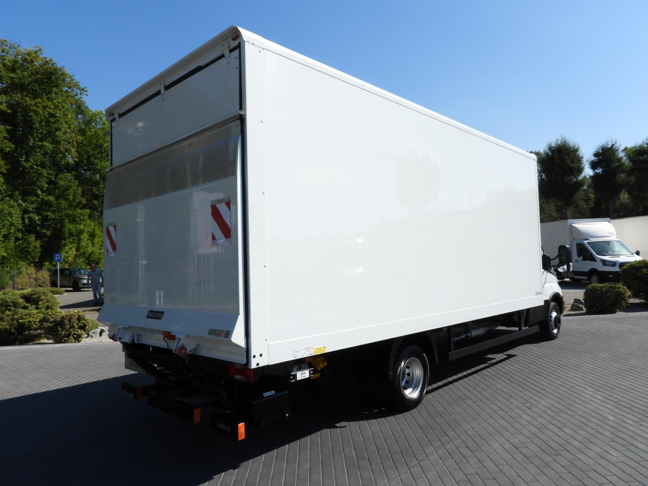 IVECO DAILY 72C18 LIFT 14 PALLETS CRUISE CONTROL PNEUMATICS AUTOMATIC TRANSMISSION HI-MATIC TWIN WHEELS AIR CONDITIONING  180HP - Véhicule utilitaire frigorifique: photos 3 IVECO DAILY 72C18 LIFT 14 PALLETS CRUISE CONTROL PNEUMATICS AUTOMATIC TRANSMISSION HI-MATIC TWIN WHEELS AIR CONDITIONING  180HP - Véhicule utilitaire frigorifique: photos 3