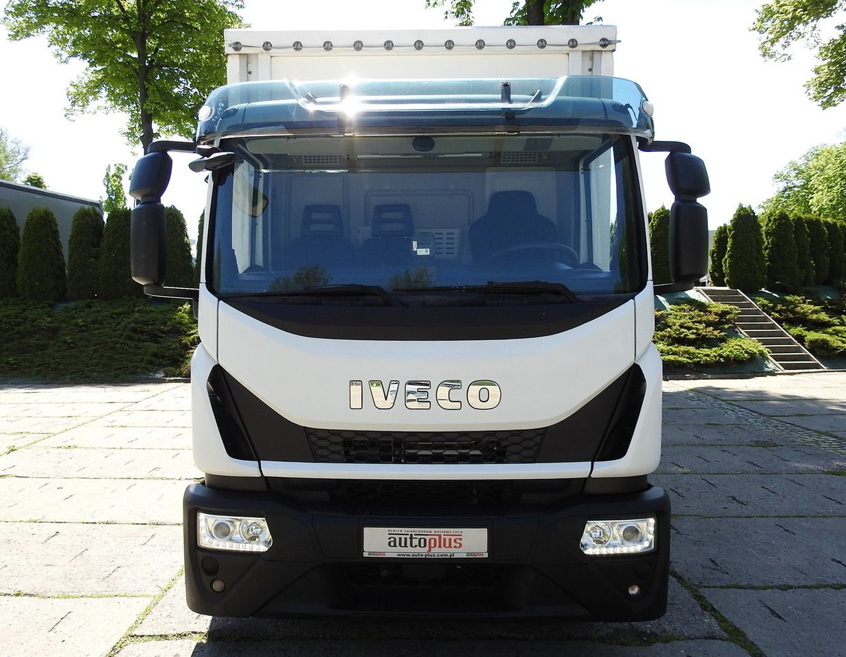 IVECO EUROCARGO 120 - 220 TARPAULIN LIFT 20 PALLETS LED LIGHTS AUTOMATIC TRANSMISSION HI-MATIC TWIN WHEELS AIR CONDITIONING 220HP - Véhicule utilitaire plateau baché: photos 5 IVECO EUROCARGO 120 - 220 TARPAULIN LIFT 20 PALLETS LED LIGHTS AUTOMATIC TRANSMISSION HI-MATIC TWIN WHEELS AIR CONDITIONING 220HP - Véhicule utilitaire plateau baché: photos 5
