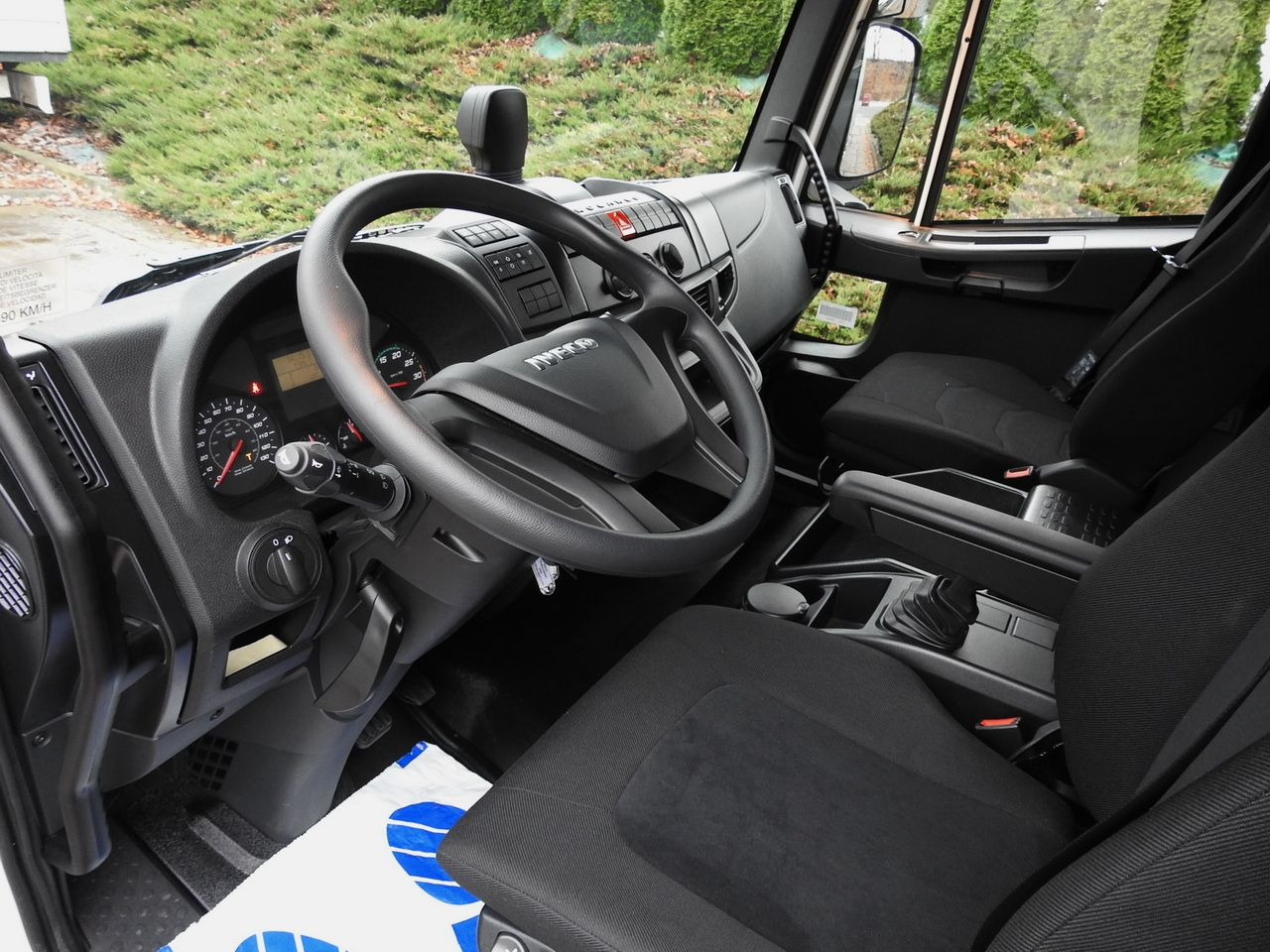 IVECO EUROCARGO 120-250 NEW TARPAULIN LIFT 18 PALLETS WEBASTO CRUISE CONTROL AIR CONDITIONING LED LIGHTS PNEUMATICS AUTOMATIC TRANSMISSION HI-MATIC 250HP - Véhicule utilitaire plateau baché: photos 2 IVECO EUROCARGO 120-250 NEW TARPAULIN LIFT 18 PALLETS WEBASTO CRUISE CONTROL AIR CONDITIONING LED LIGHTS PNEUMATICS AUTOMATIC TRANSMISSION HI-MATIC 250HP - Véhicule utilitaire plateau baché: photos 2