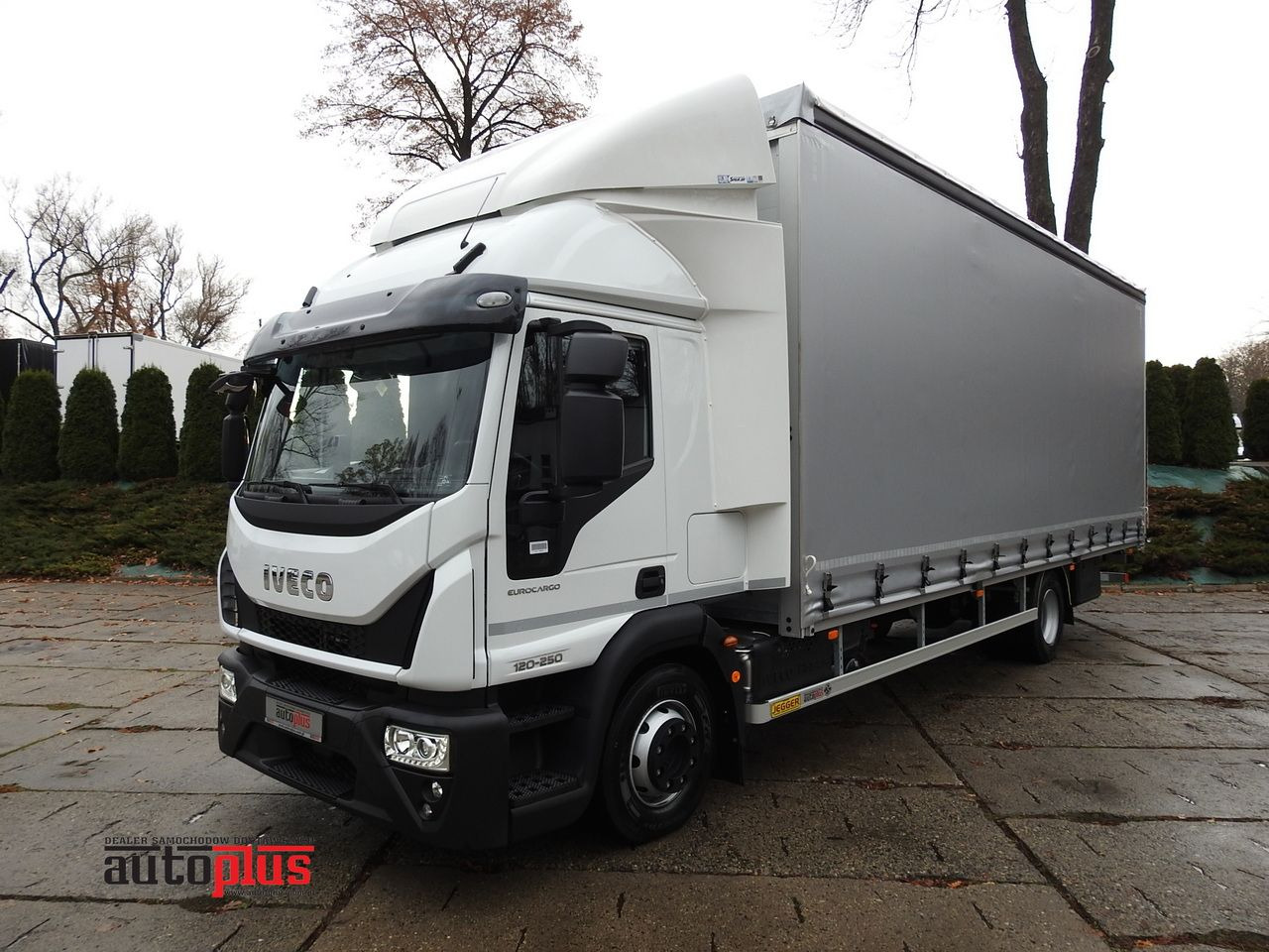 IVECO EUROCARGO 120-250 NEW TARPAULIN LIFT 18 PALLETS WEBASTO CRUISE CONTROL AIR CONDITIONING LED LIGHTS PNEUMATICS AUTOMATIC TRANSMISSION HI-MATIC 250HP - Camion à rideaux coulissants: photos 1 IVECO EUROCARGO 120-250 NEW TARPAULIN LIFT 18 PALLETS WEBASTO CRUISE CONTROL AIR CONDITIONING LED LIGHTS PNEUMATICS AUTOMATIC TRANSMISSION HI-MATIC 250HP - Camion à rideaux coulissants: photos 1