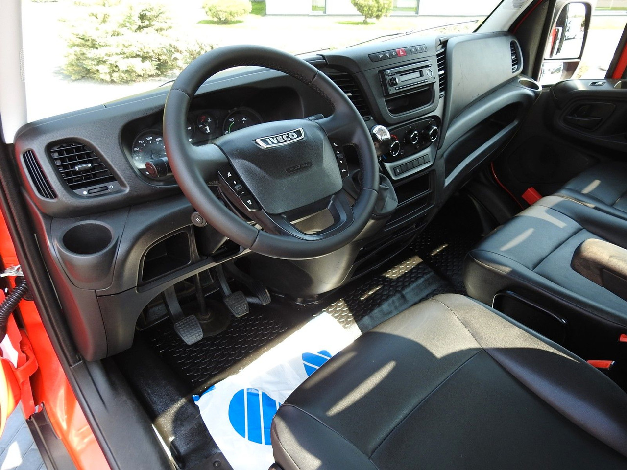 Iveco DAILY 35C13 KIPPER TEMPOMAT A/C ZWILLINGSRÄDER - Véhicule utilitaire benne: photos 2 Iveco DAILY 35C13 KIPPER TEMPOMAT A/C ZWILLINGSRÄDER - Véhicule utilitaire benne: photos 2
