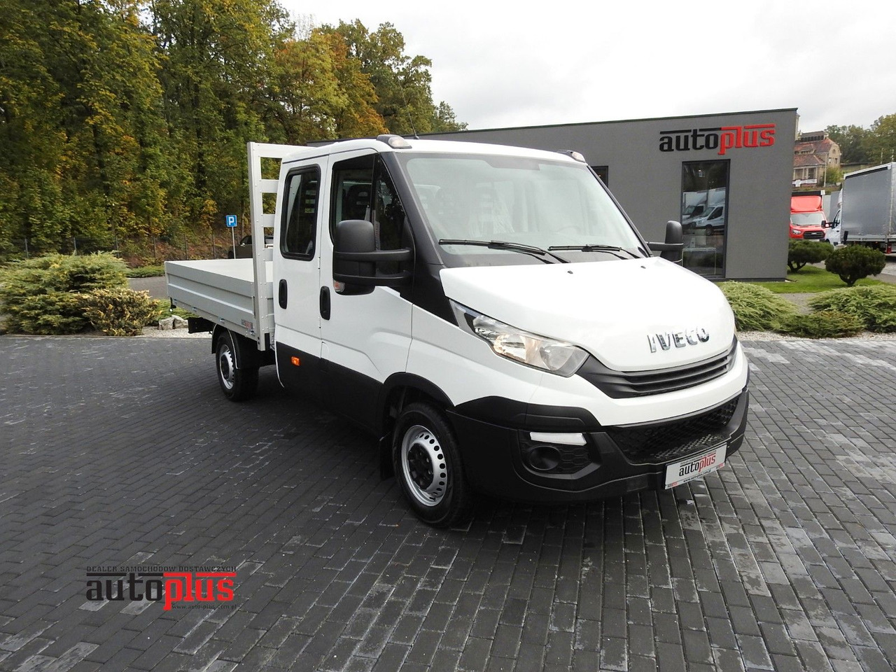 Iveco DAILY 35S15 PRITSCHE DOPPELKABINE DOKA 7 SITZE - Fourgon plateau, Utilitaire double cabine: photos 1 Iveco DAILY 35S15 PRITSCHE DOPPELKABINE DOKA 7 SITZE - Fourgon plateau, Utilitaire double cabine: photos 1