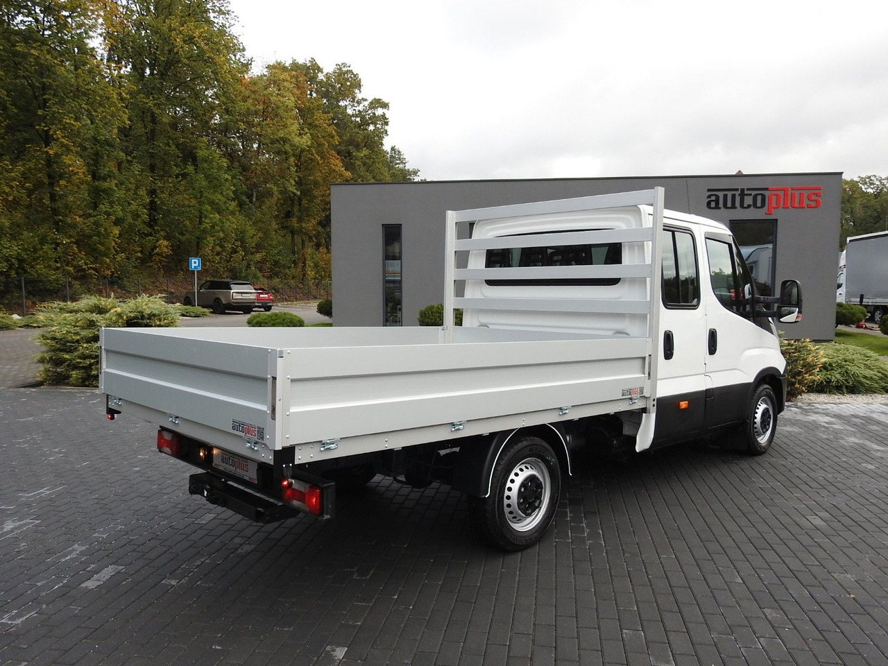 Iveco DAILY 35S15 PRITSCHE DOPPELKABINE DOKA 7 SITZE - Fourgon plateau, Utilitaire double cabine: photos 3 Iveco DAILY 35S15 PRITSCHE DOPPELKABINE DOKA 7 SITZE - Fourgon plateau, Utilitaire double cabine: photos 3