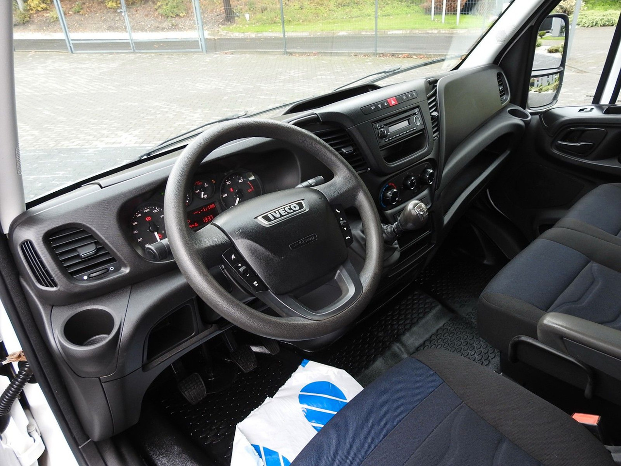 Iveco DAILY 35S15 PRITSCHE DOPPELKABINE DOKA 7 SITZE - Fourgon plateau, Utilitaire double cabine: photos 2 Iveco DAILY 35S15 PRITSCHE DOPPELKABINE DOKA 7 SITZE - Fourgon plateau, Utilitaire double cabine: photos 2