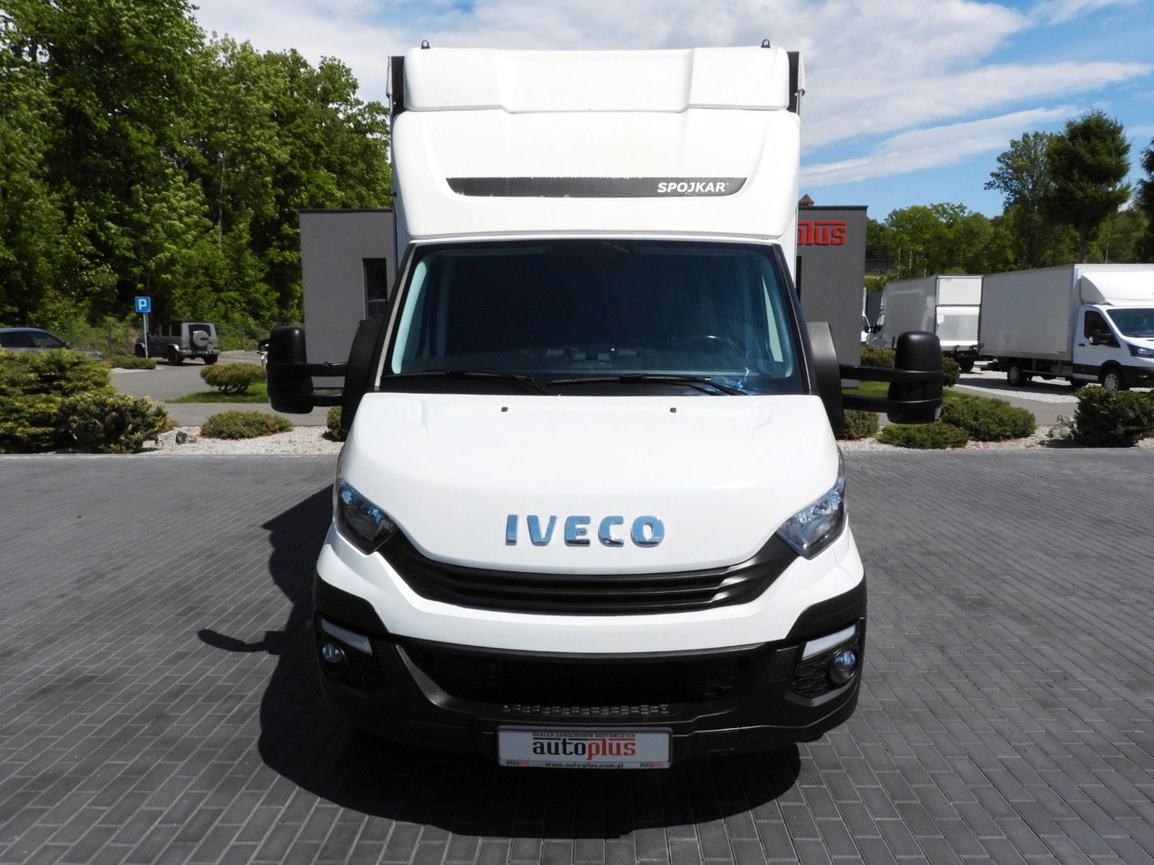 Iveco DAILY 35S18 PRITSCHE PLANE 10 PALETTEN WEBASTO - Véhicule utilitaire plateau baché, Utilitaire double cabine: photos 5 Iveco DAILY 35S18 PRITSCHE PLANE 10 PALETTEN WEBASTO - Véhicule utilitaire plateau baché, Utilitaire double cabine: photos 5