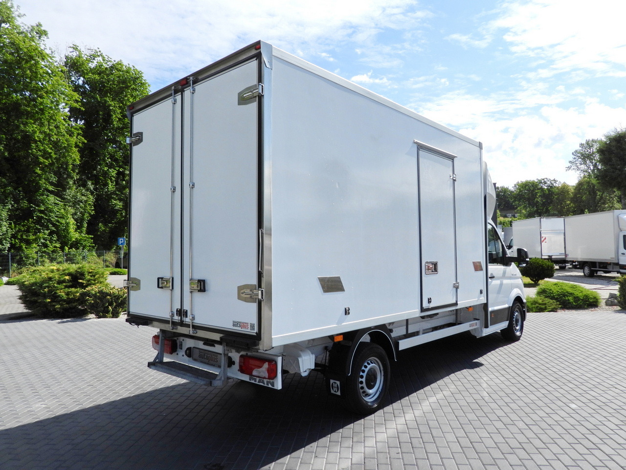 MAN TGE 3.140 REGRIGERATOR BOX -1*C 8 PALLETS HEATING FUNCTION CRUISE CONTROL PNEUMATICS AIR CONDITIONING 140HP - Véhicule utilitaire frigorifique: photos 3 MAN TGE 3.140 REGRIGERATOR BOX -1*C 8 PALLETS HEATING FUNCTION CRUISE CONTROL PNEUMATICS AIR CONDITIONING 140HP - Véhicule utilitaire frigorifique: photos 3