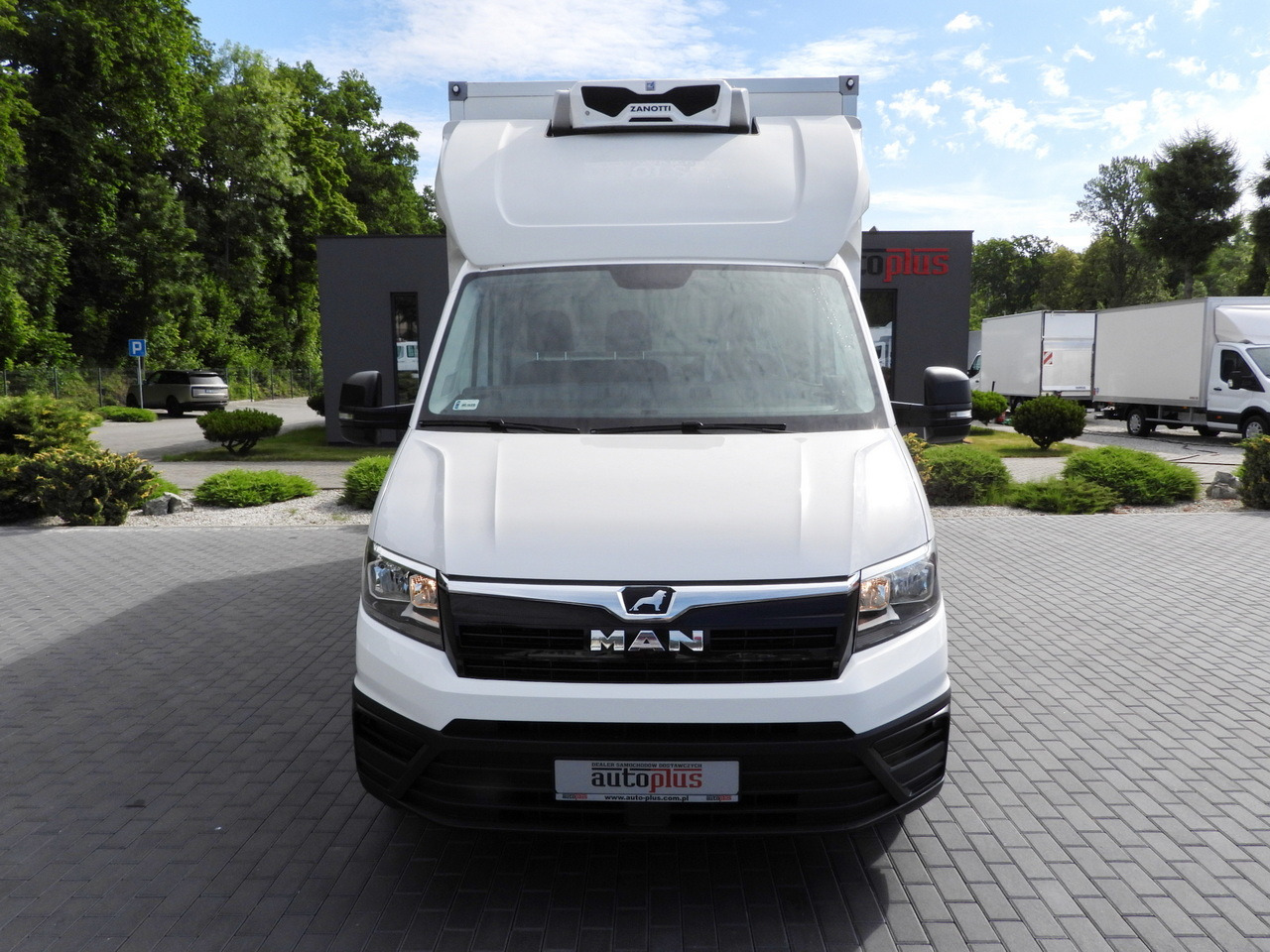 MAN TGE 3.140 REGRIGERATOR BOX -1*C 8 PALLETS HEATING FUNCTION CRUISE CONTROL PNEUMATICS AIR CONDITIONING 140HP - Véhicule utilitaire frigorifique: photos 5 MAN TGE 3.140 REGRIGERATOR BOX -1*C 8 PALLETS HEATING FUNCTION CRUISE CONTROL PNEUMATICS AIR CONDITIONING 140HP - Véhicule utilitaire frigorifique: photos 5