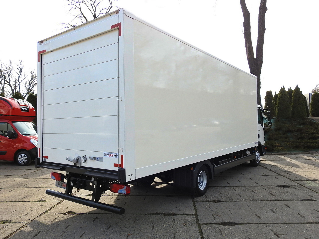 MAN TGL 8.18 BOX 16 PALLETS CRUISE CONTROL TWIN WHEELS 180HP - Fourgon: photos 3 MAN TGL 8.18 BOX 16 PALLETS CRUISE CONTROL TWIN WHEELS 180HP - Fourgon: photos 3