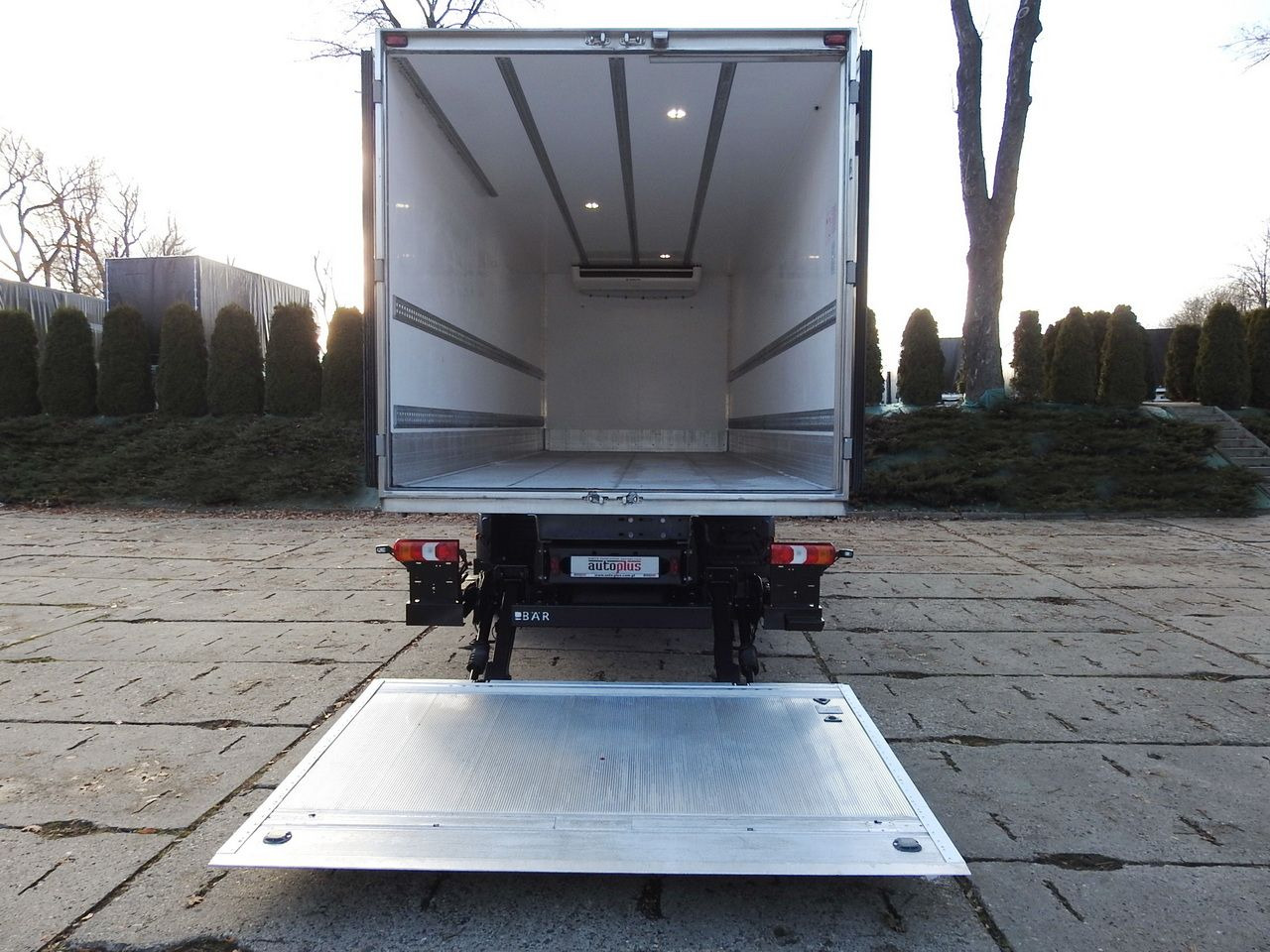 Camion frigorifique MERCEDES ATEGO 12.24 REGRIGERATOR BOX -10*C LIFT 16 PALLETS HEATING FUNCTION WEBASTO CRUISE CONTROL PNEUMATICS AIR CONDITIONING  240HP: photos 15