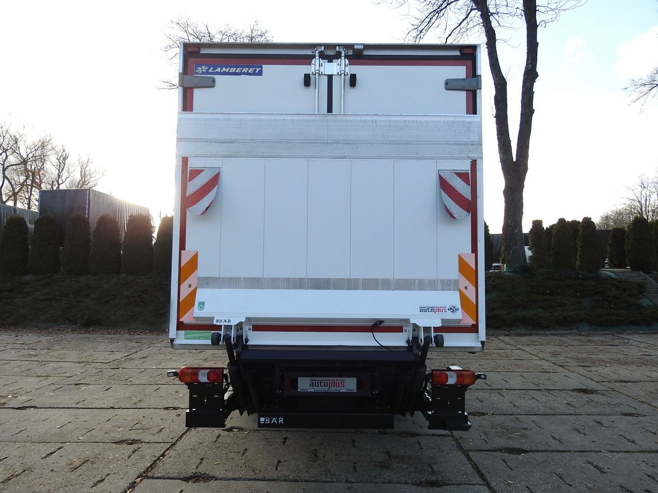 Camion frigorifique MERCEDES ATEGO 12.24 REGRIGERATOR BOX -10*C LIFT 16 PALLETS HEATING FUNCTION WEBASTO CRUISE CONTROL PNEUMATICS AIR CONDITIONING  240HP: photos 10