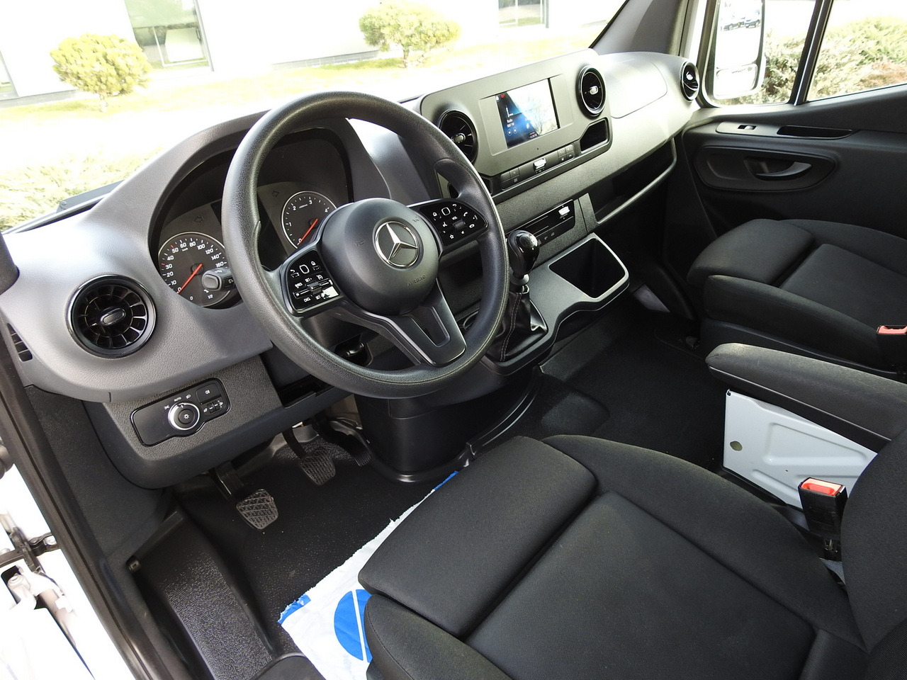 MERCEDES SPRINTER 314 BOX DELIVERY VAN 6 SEATS CRUISE CONTROL AIR CONDITIONING 140HP - Fourgon utilitaire: photos 2 MERCEDES SPRINTER 314 BOX DELIVERY VAN 6 SEATS CRUISE CONTROL AIR CONDITIONING 140HP - Fourgon utilitaire: photos 2