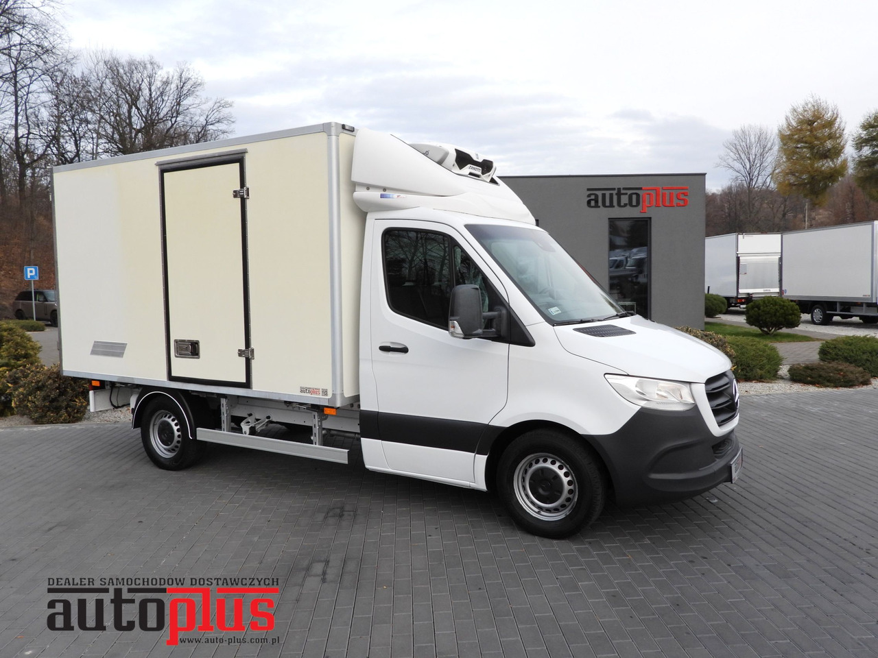 MERCEDES SPRINTER 314 REGRIGERATOR BOX -1*C CRUISE CONTROL NAVIGATION AIR CONDITIONING 140HP - Véhicule utilitaire frigorifique: photos 1 MERCEDES SPRINTER 314 REGRIGERATOR BOX -1*C CRUISE CONTROL NAVIGATION AIR CONDITIONING 140HP - Véhicule utilitaire frigorifique: photos 1