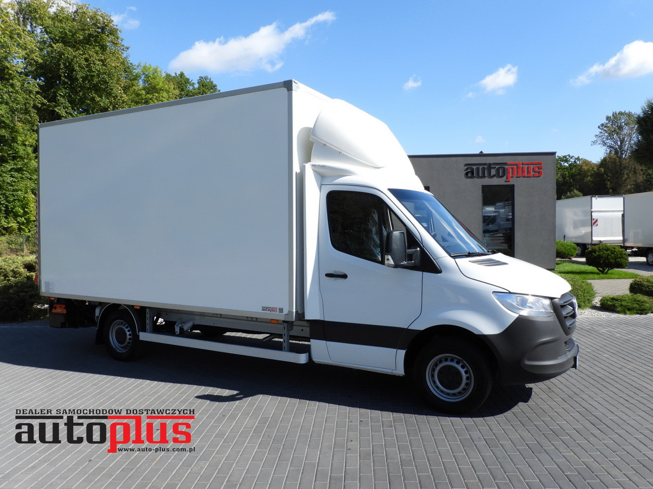 MERCEDES SPRINTER 315 BOX LIFT 8 PALLETS AIR CONDITIONING 150HP - Fourgon: photos 1 MERCEDES SPRINTER 315 BOX LIFT 8 PALLETS AIR CONDITIONING 150HP - Fourgon: photos 1