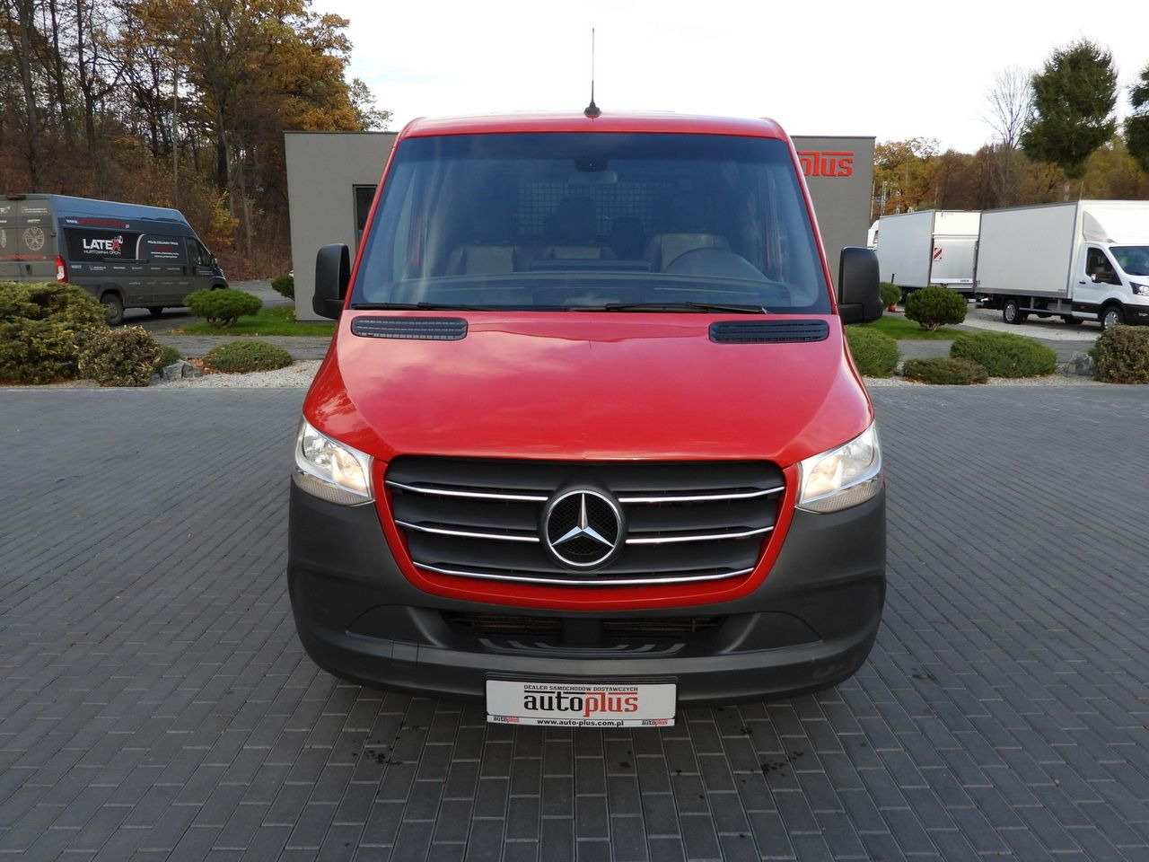 MERCEDES SPRINTER 316 STAKE BODY DOUBLE CABIN DOKA 7 SEATS AIR CONDITIONING 160HP - Utilitaire double cabine: photos 5 MERCEDES SPRINTER 316 STAKE BODY DOUBLE CABIN DOKA 7 SEATS AIR CONDITIONING 160HP - Utilitaire double cabine: photos 5