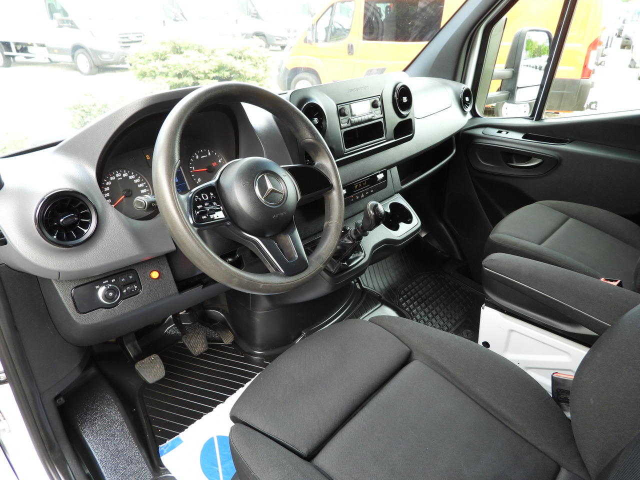 MERCEDES SPRINTER 316 TARPAULIN LIFT 10 PALLETS WEBASTO CRUISE CONTROL PNEUMATICS AIR CONDITIONING 160HP - Véhicule utilitaire plateau baché: photos 2 MERCEDES SPRINTER 316 TARPAULIN LIFT 10 PALLETS WEBASTO CRUISE CONTROL PNEUMATICS AIR CONDITIONING 160HP - Véhicule utilitaire plateau baché: photos 2